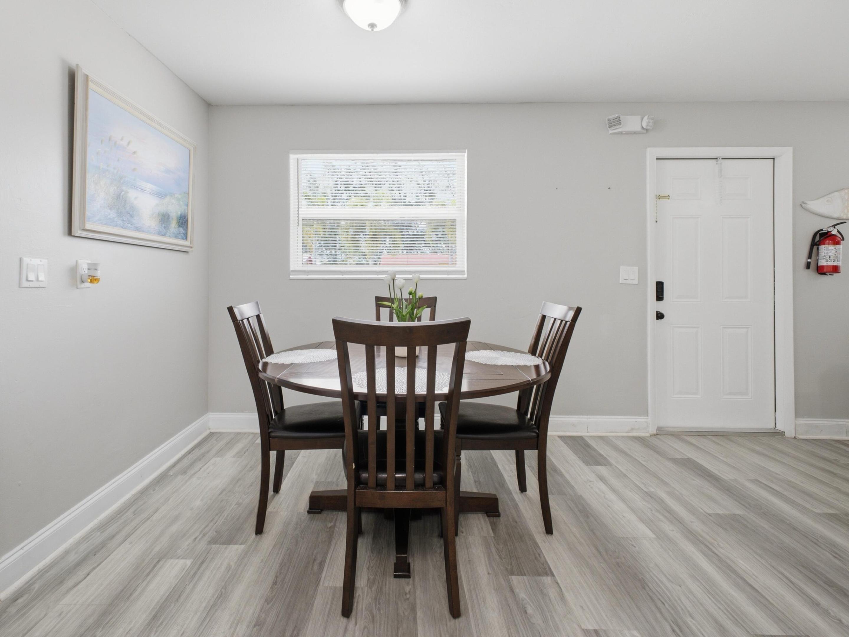 226 E Gateway Boulevard Property Photo 5