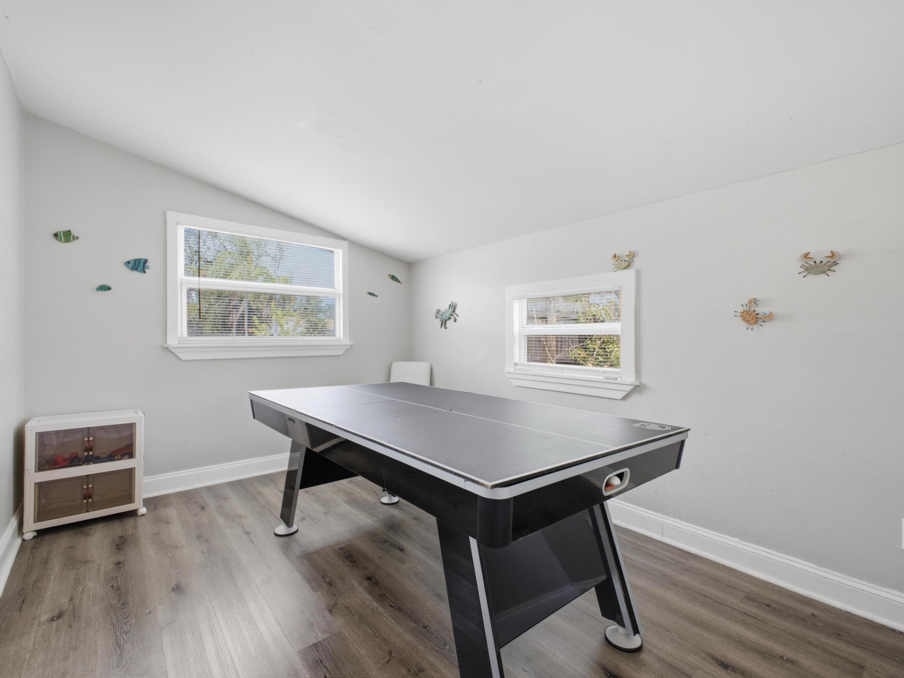 226 E Gateway Boulevard Property Photo 9