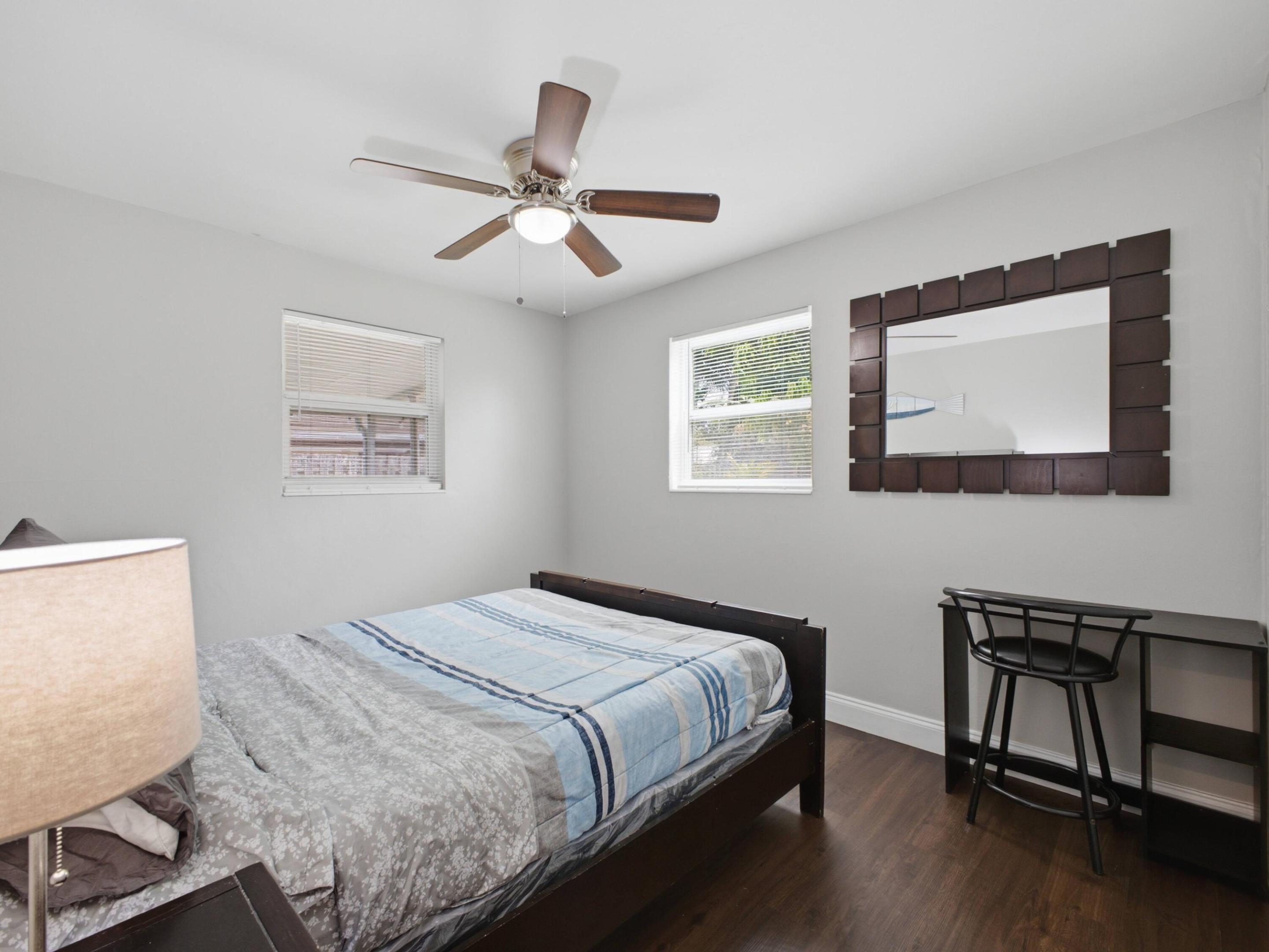 226 E Gateway Boulevard Property Photo 17