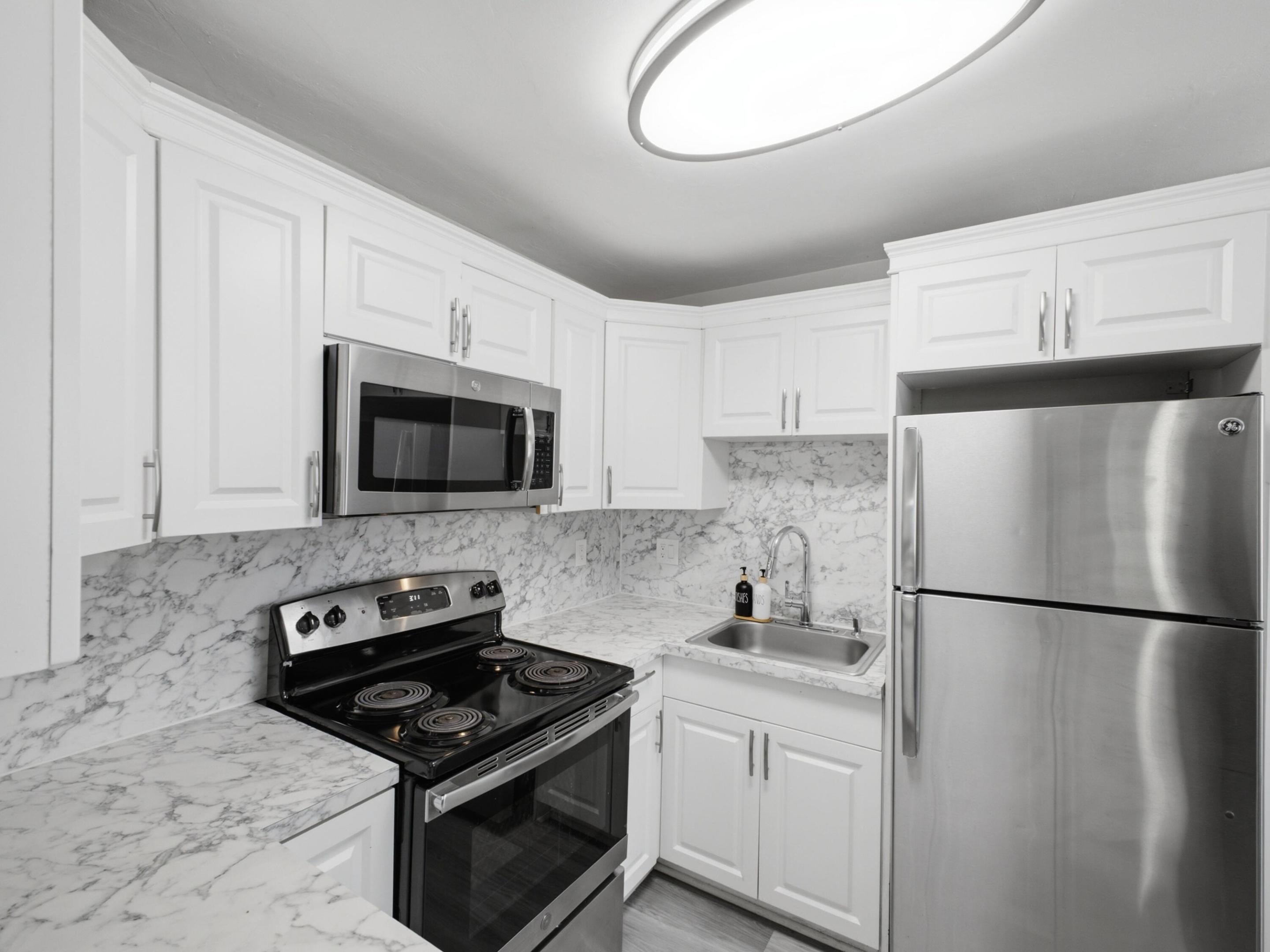 226 E Gateway Boulevard Property Photo 19