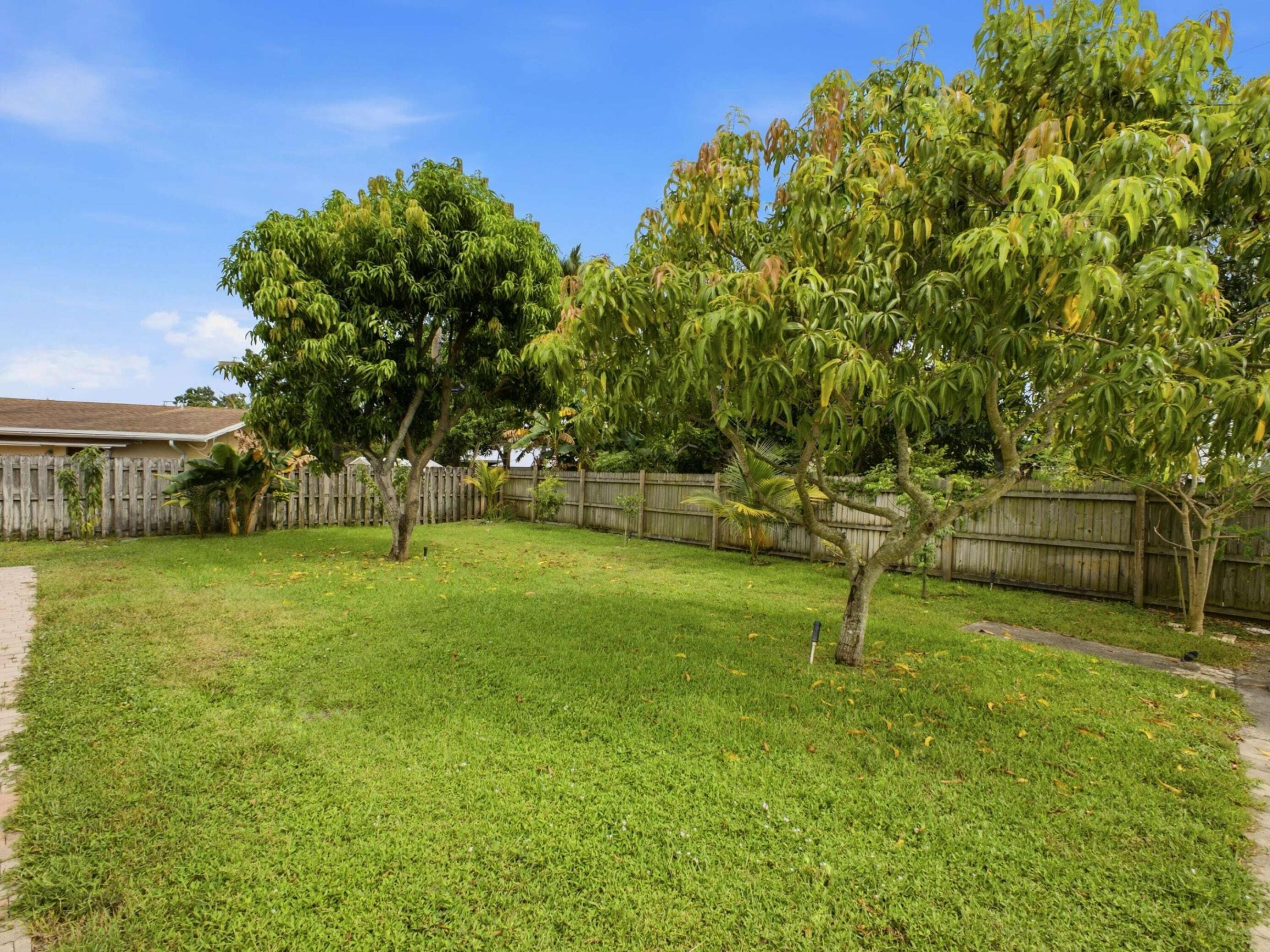 226 E Gateway Boulevard Property Photo 30