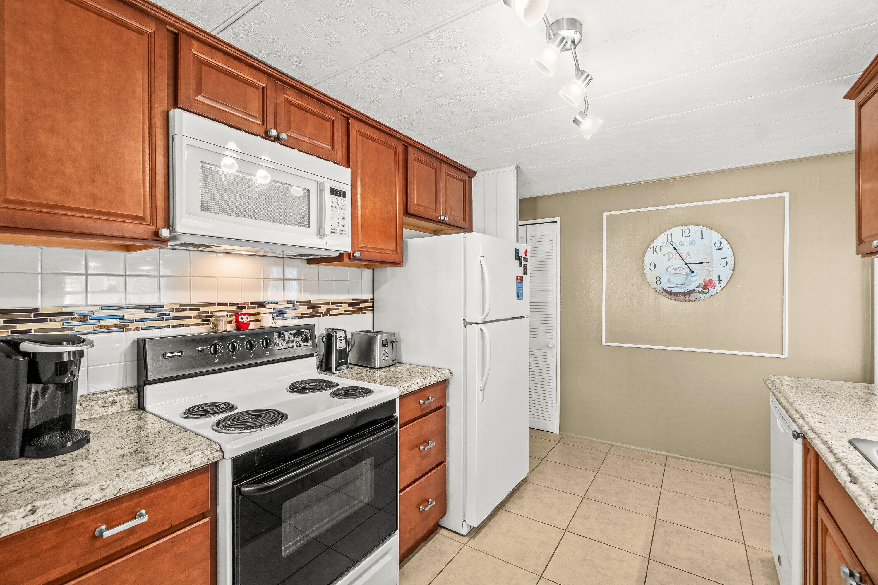 8350 E Club Road Property Photo 6