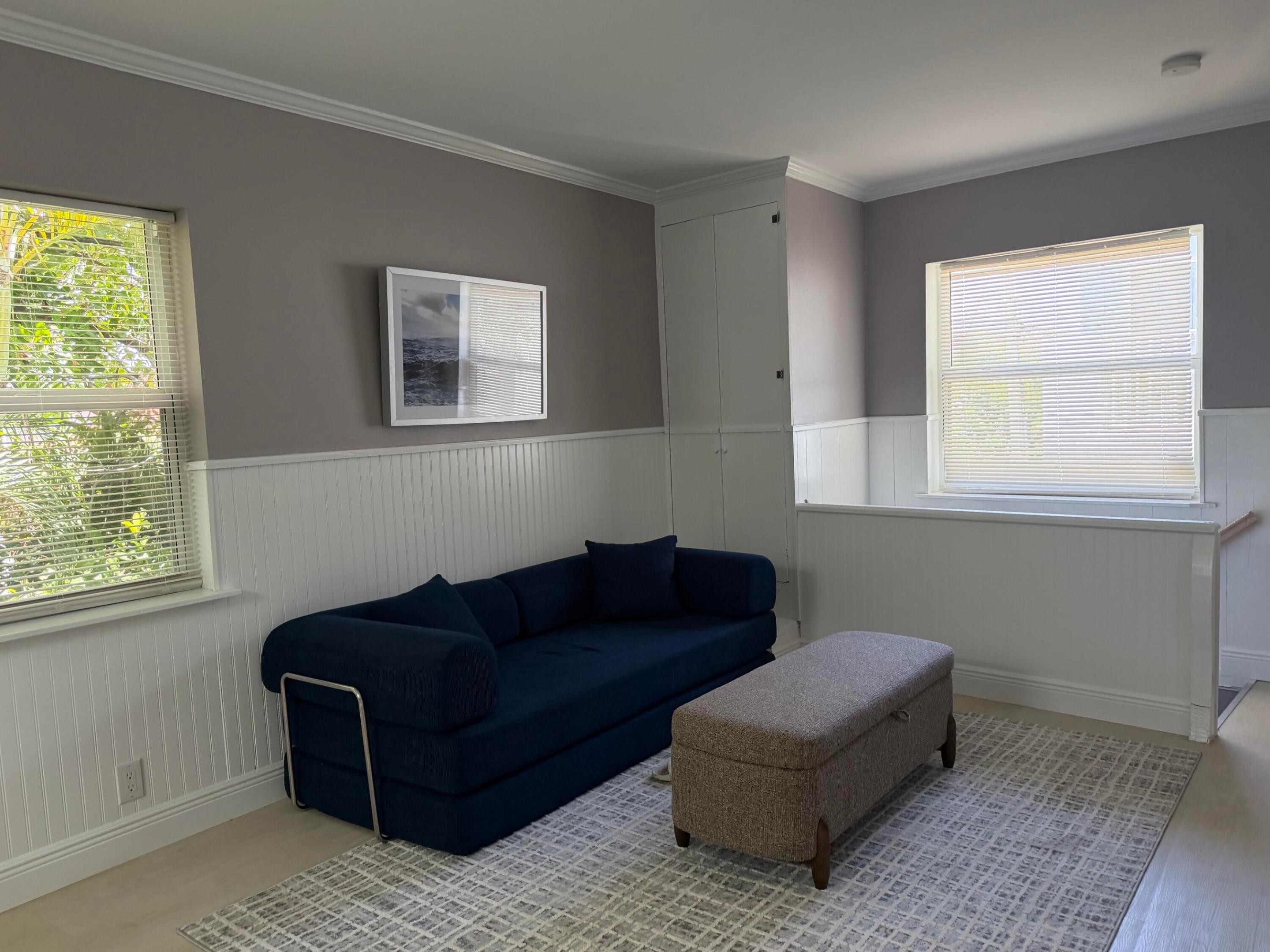 220 Washingtonia Avenue E Property Photo 9