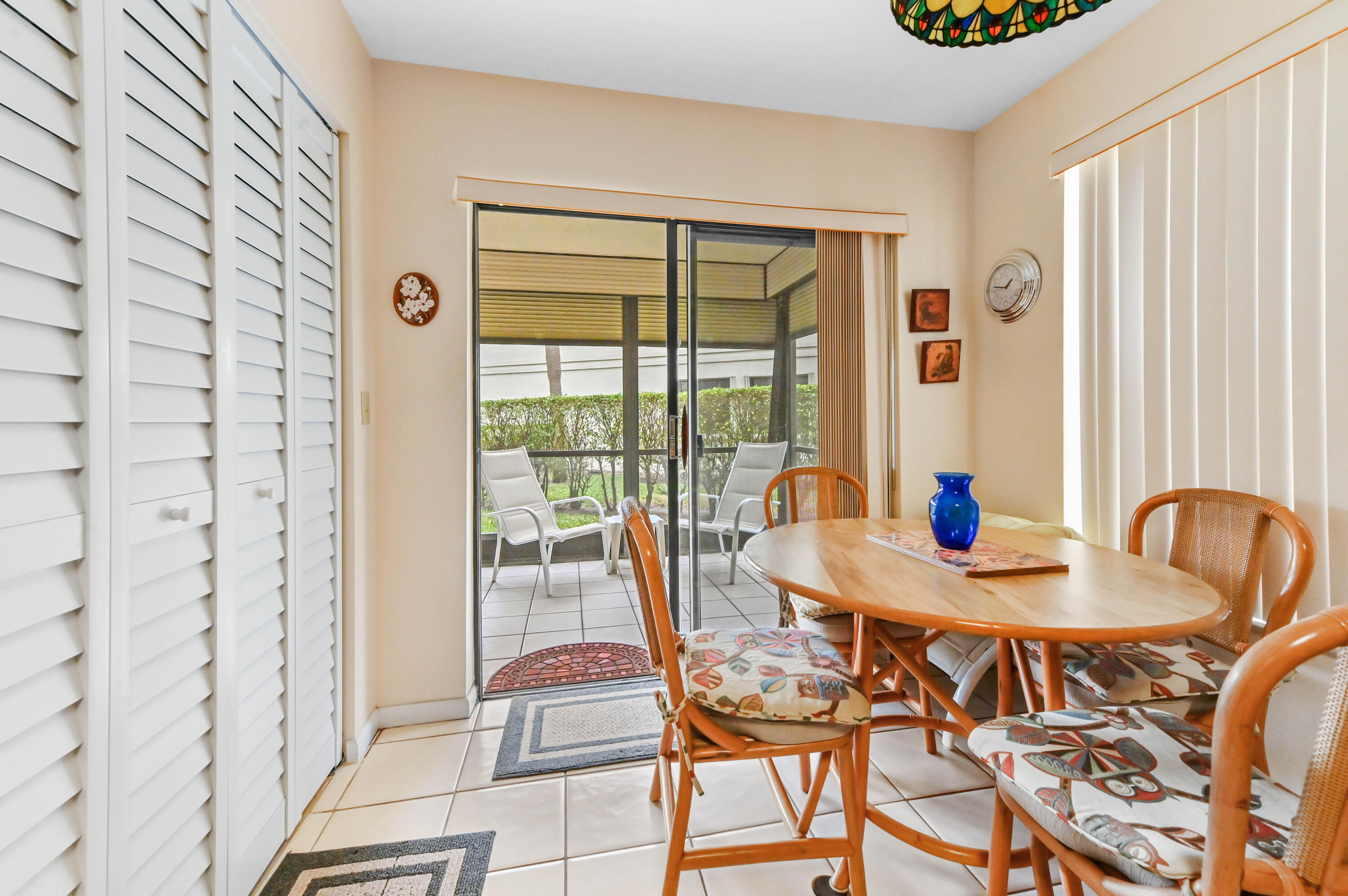 3385 Jog Park Drive Property Photo 5