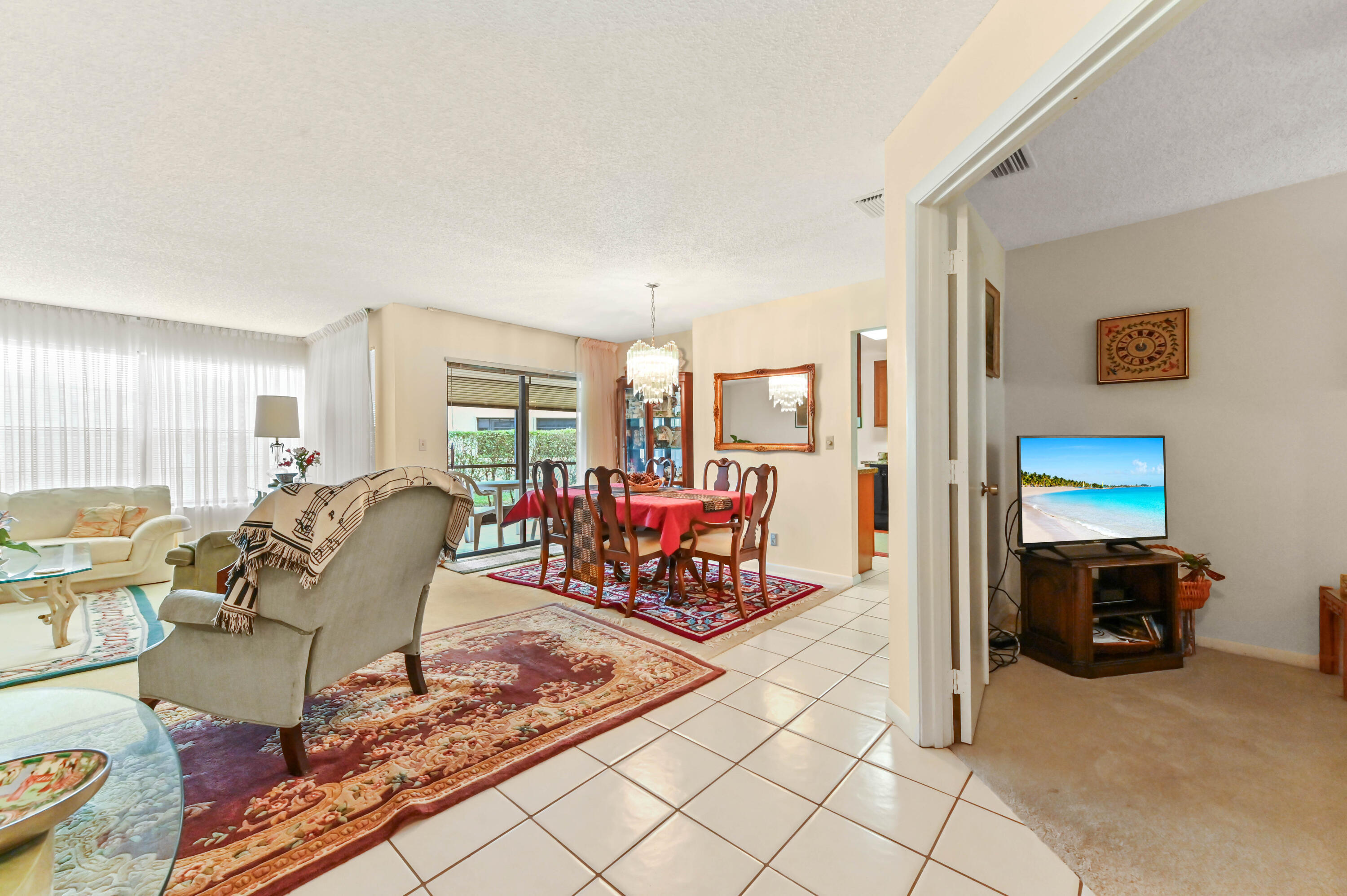 3385 Jog Park Drive Property Photo 8