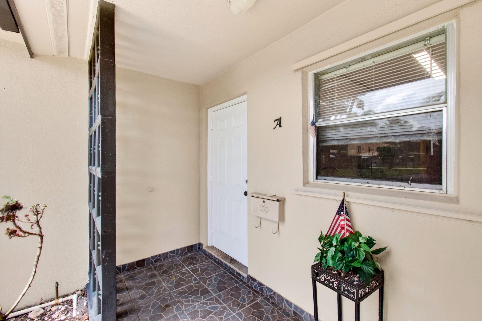 1057 E Circle Terrace Property Photo 2