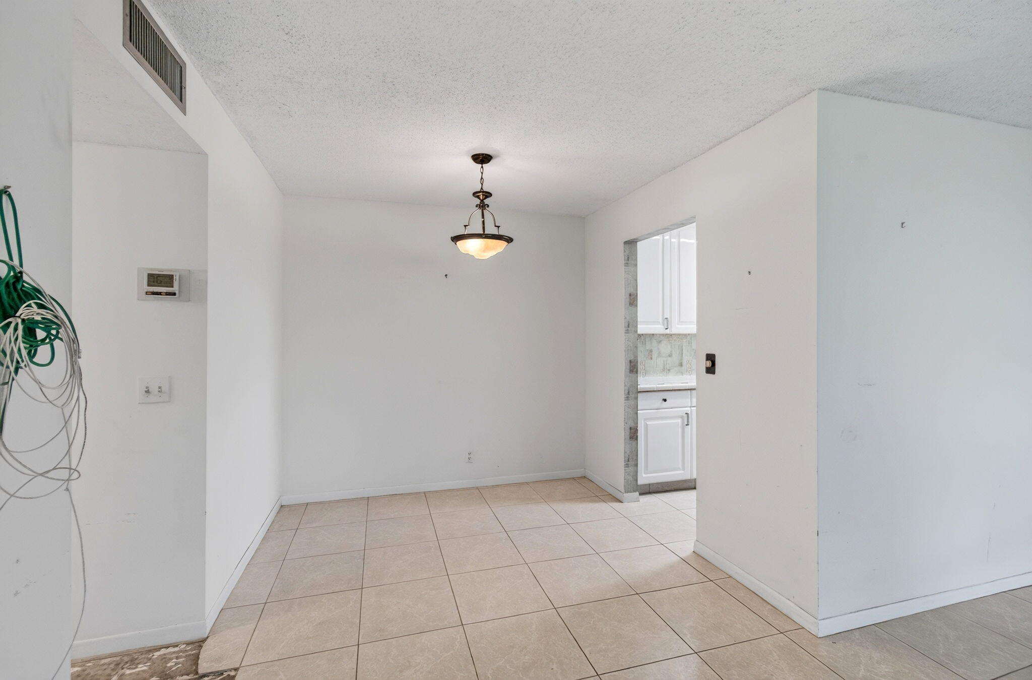 1057 E Circle Terrace Property Photo 5