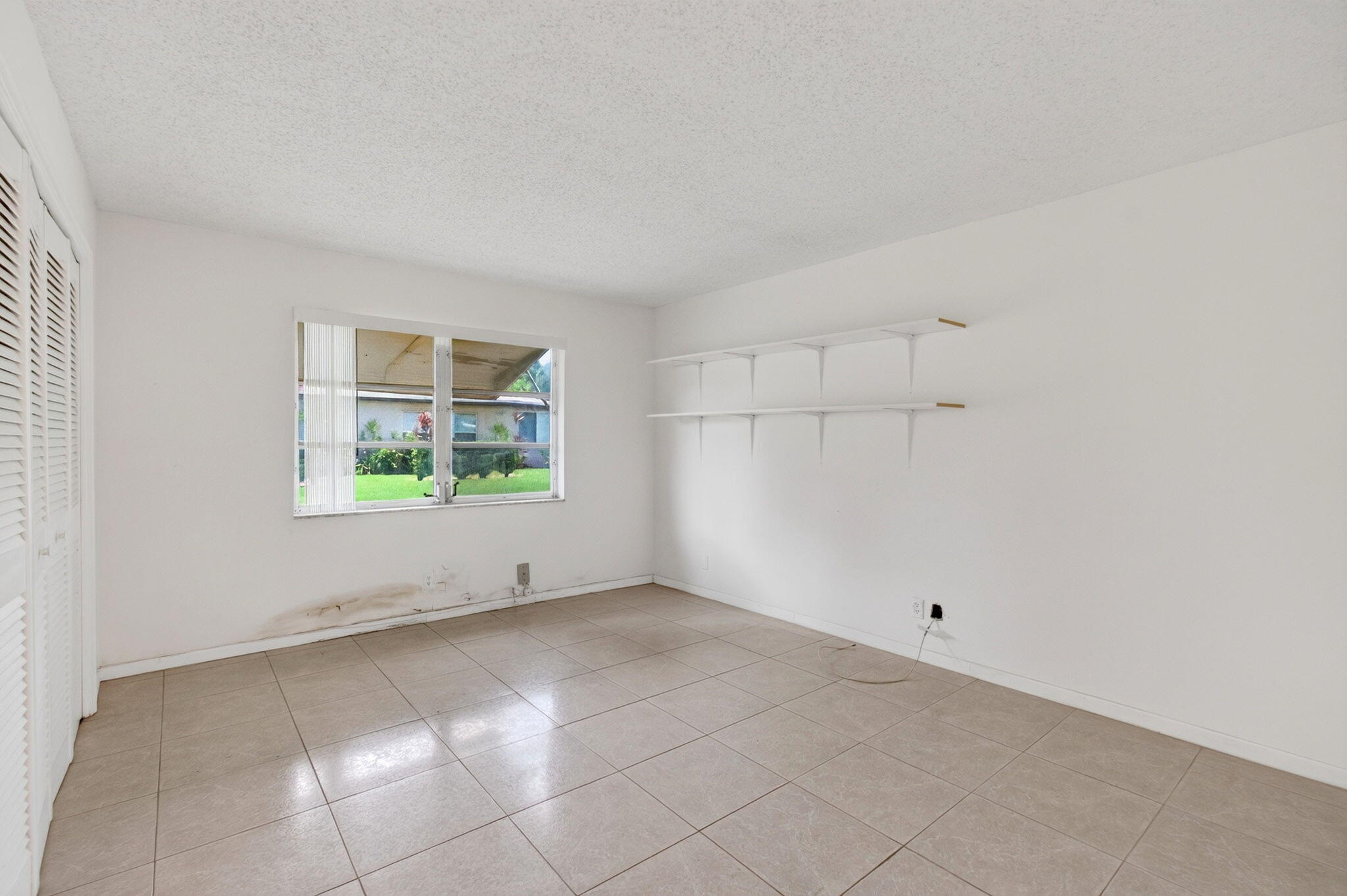 1057 E Circle Terrace Property Photo 9
