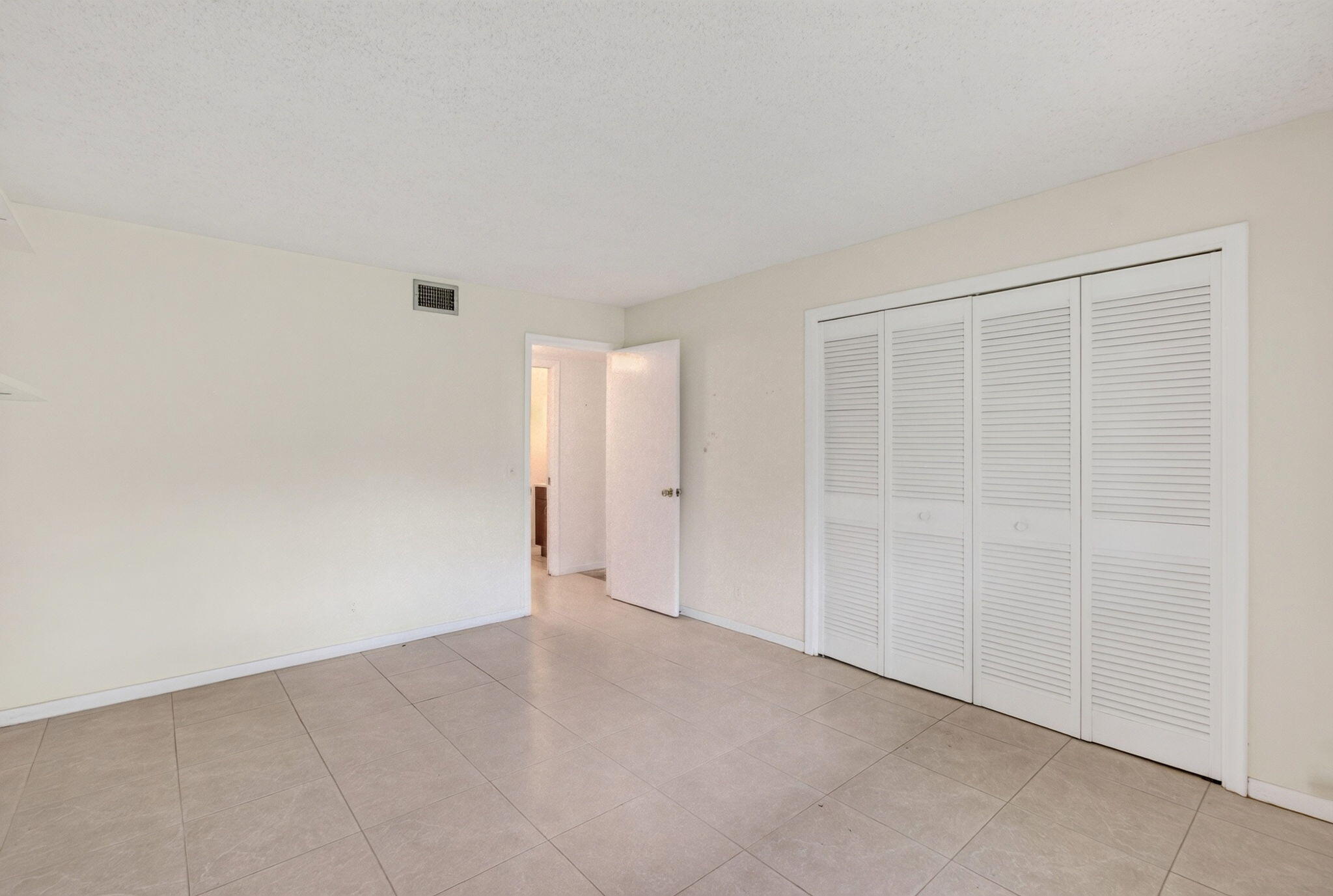 1057 E Circle Terrace Property Photo 10