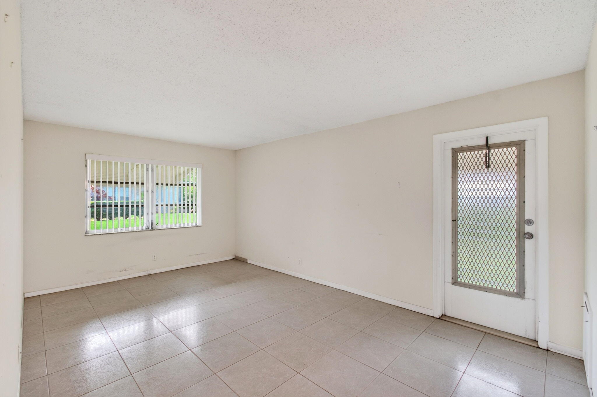 1057 E Circle Terrace Property Photo 14
