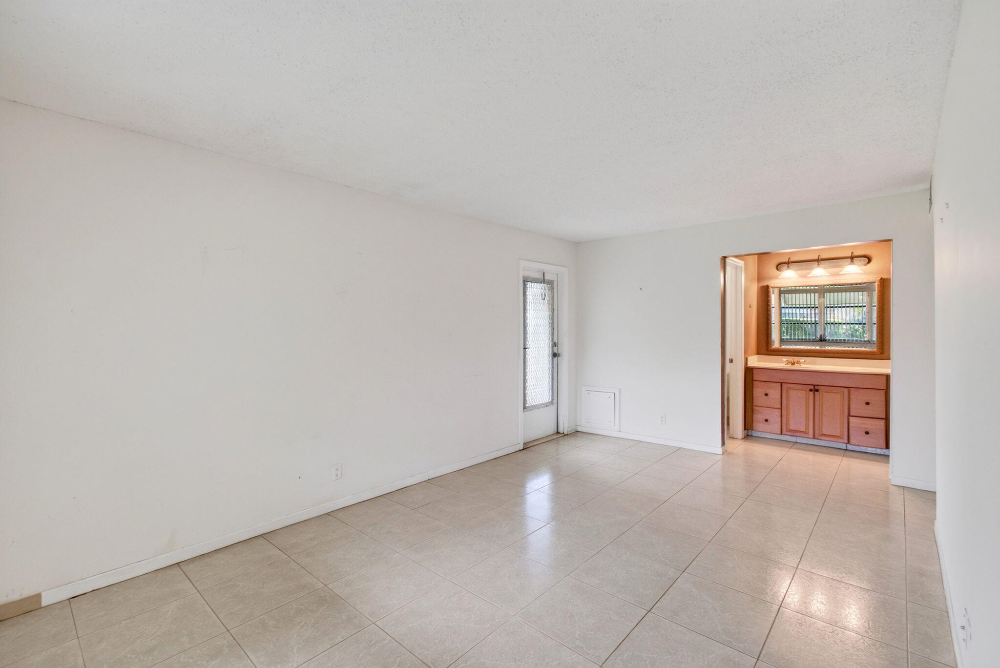 1057 E Circle Terrace Property Photo 15
