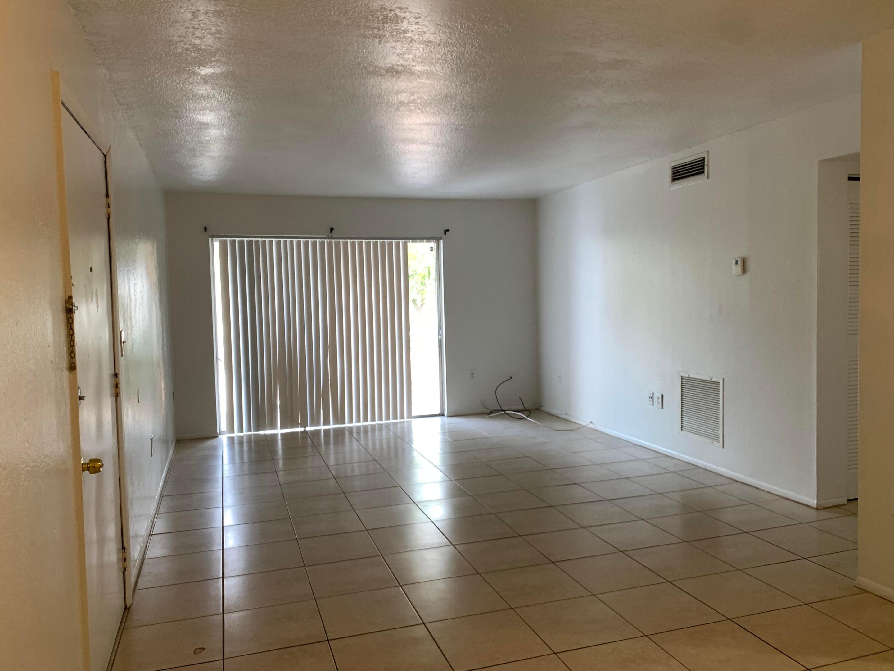 431 Executive Center Drive 206 Property Photo 4