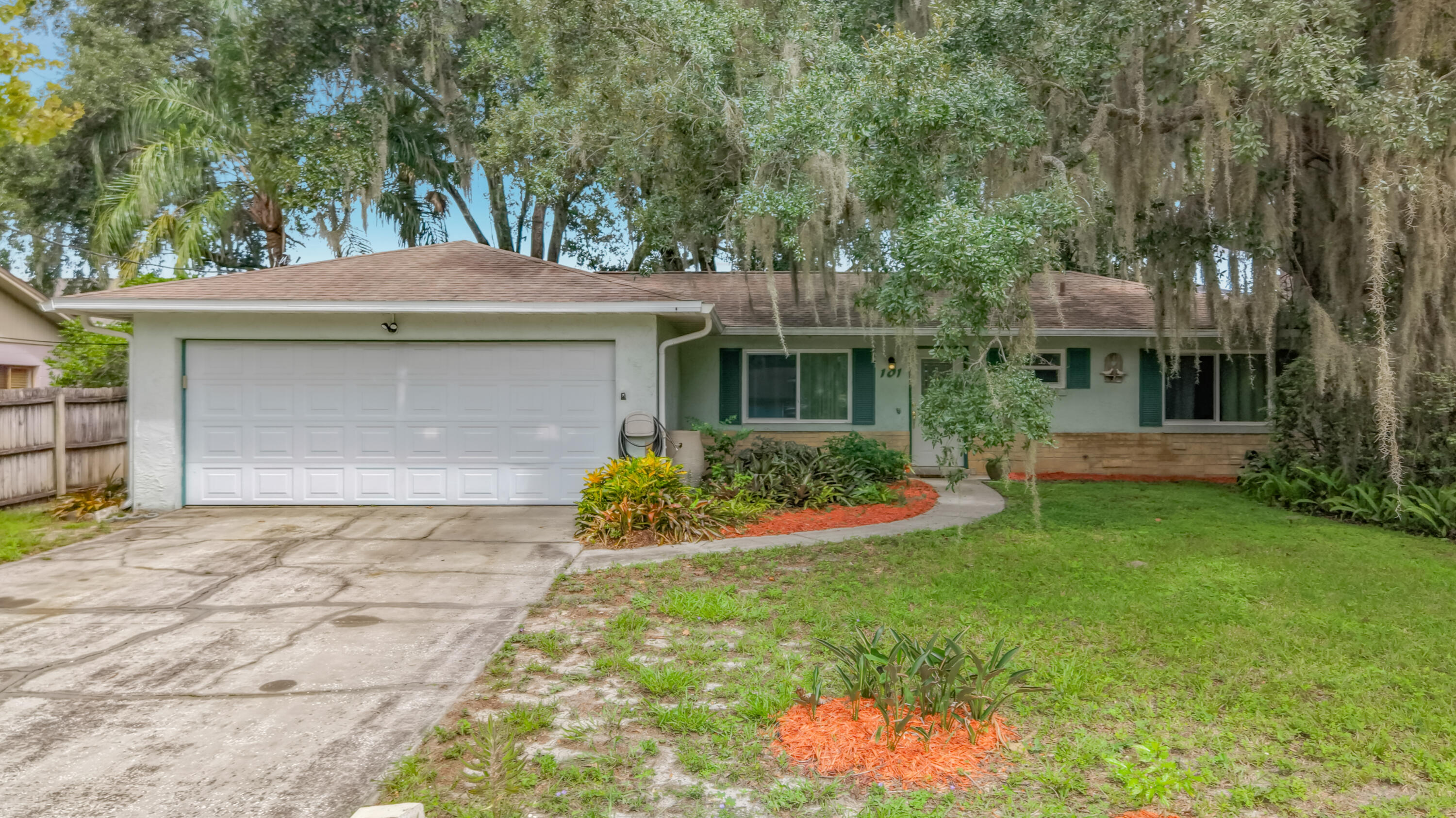 101 E High Street Property Photo 1