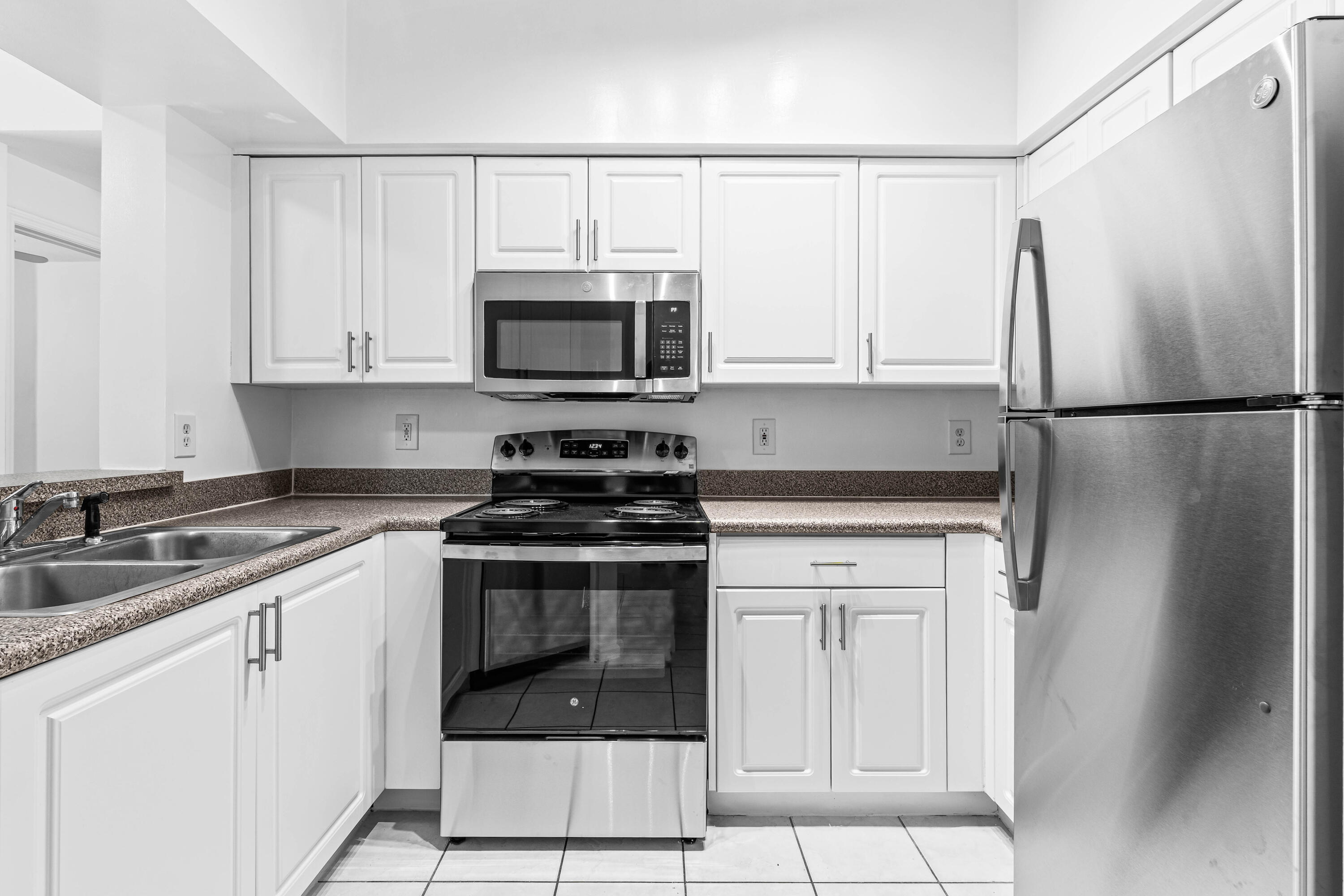 1977 Brandywine Road 305 Property Photo 2