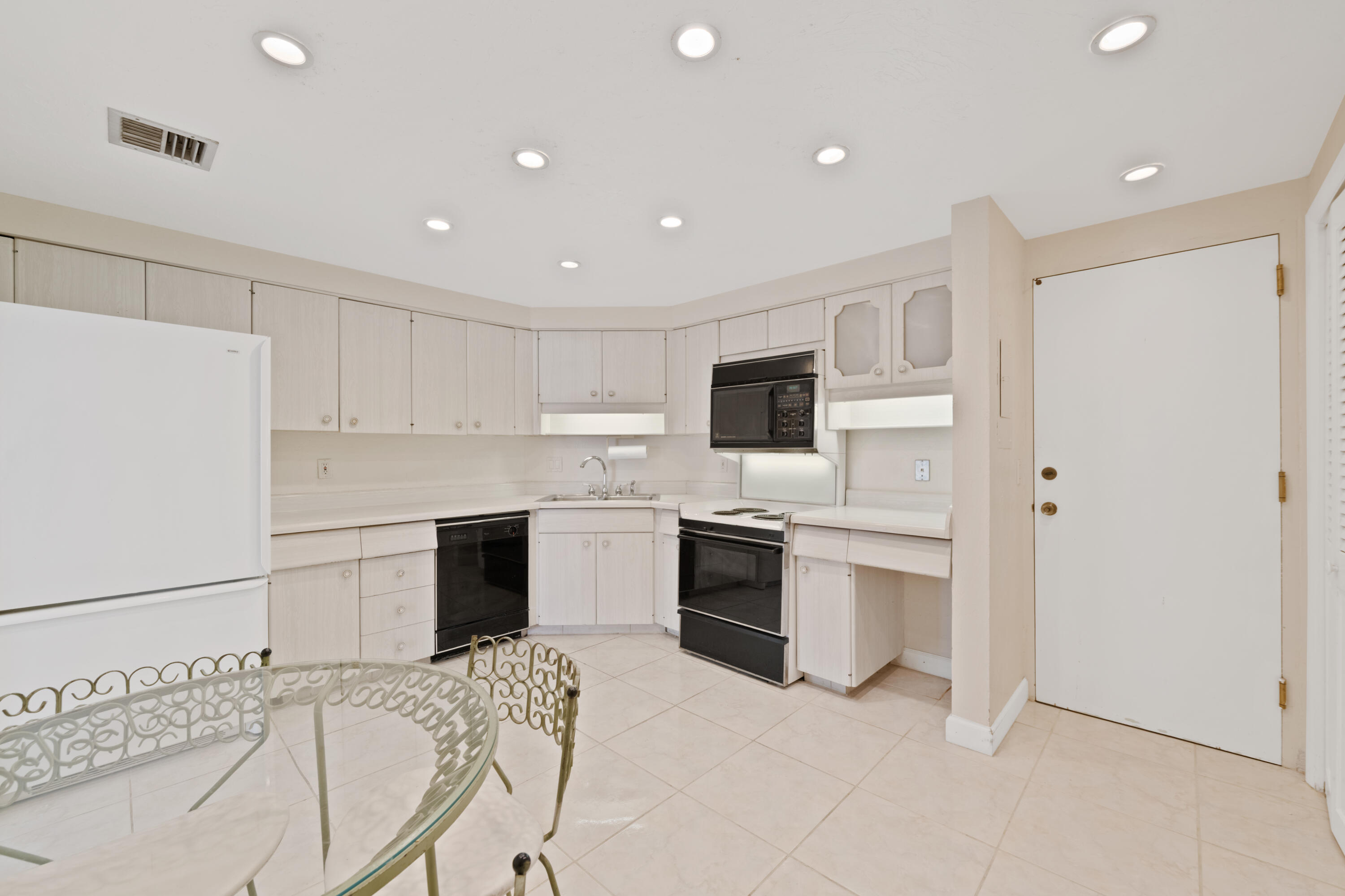 4100 Galt Ocean Drive 408 Property Photo 22