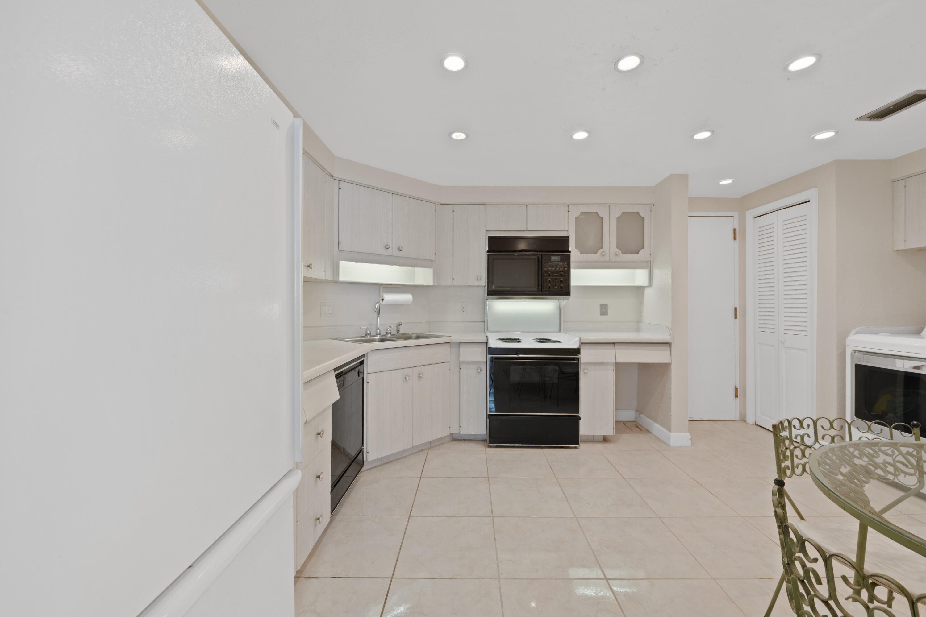 4100 Galt Ocean Drive 408 Property Photo 23