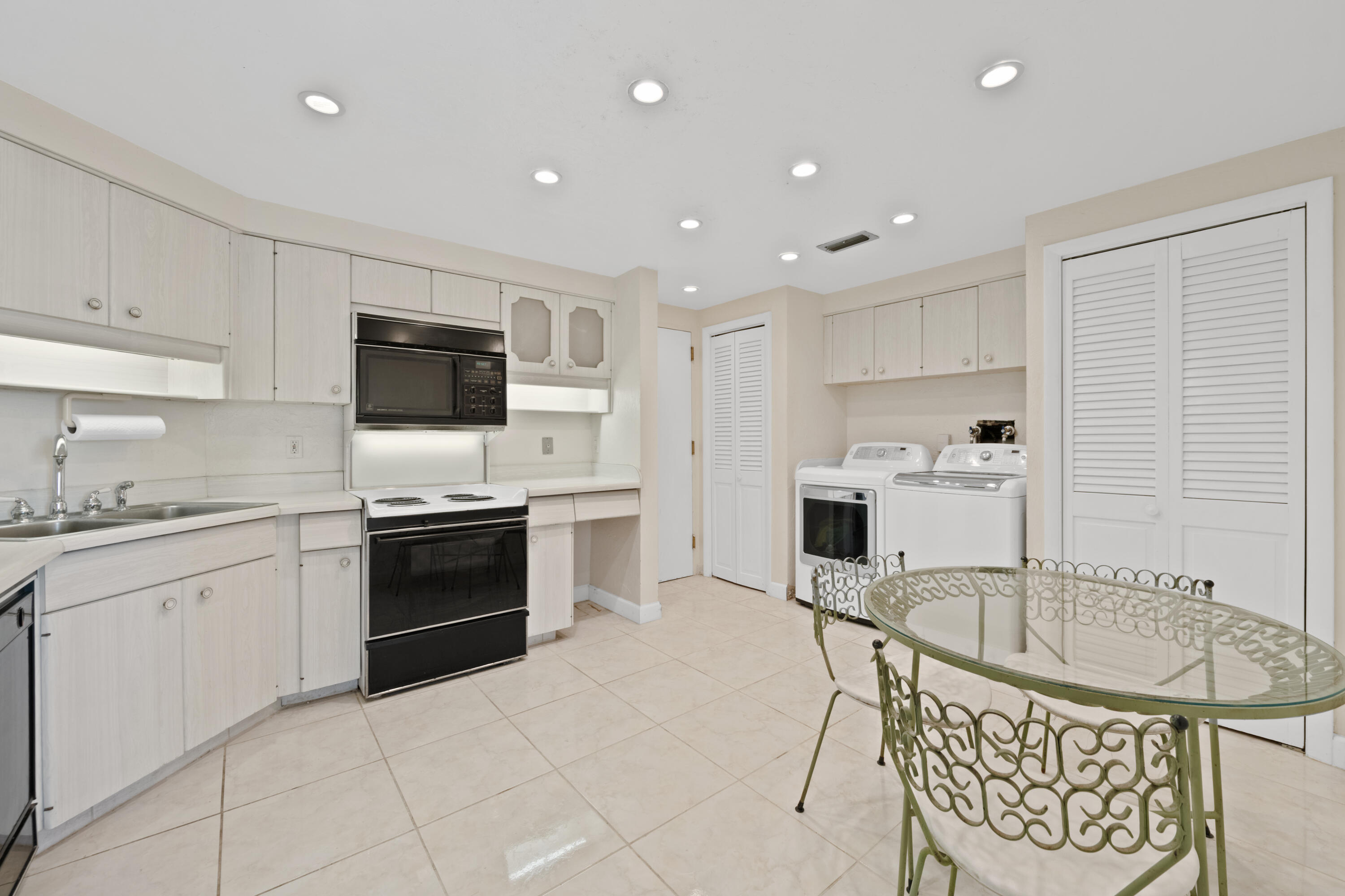 4100 Galt Ocean Drive 408 Property Photo 24