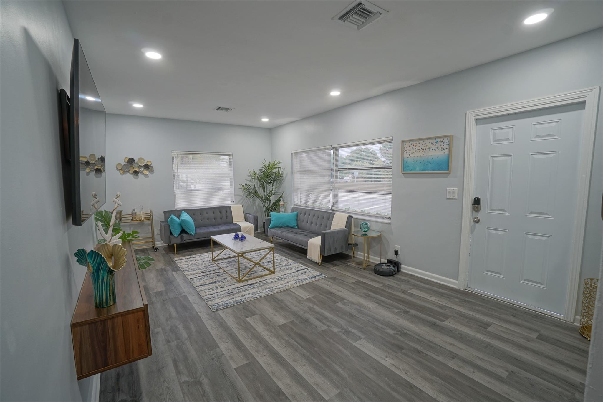 1102 Sunset Road Property Photo 1