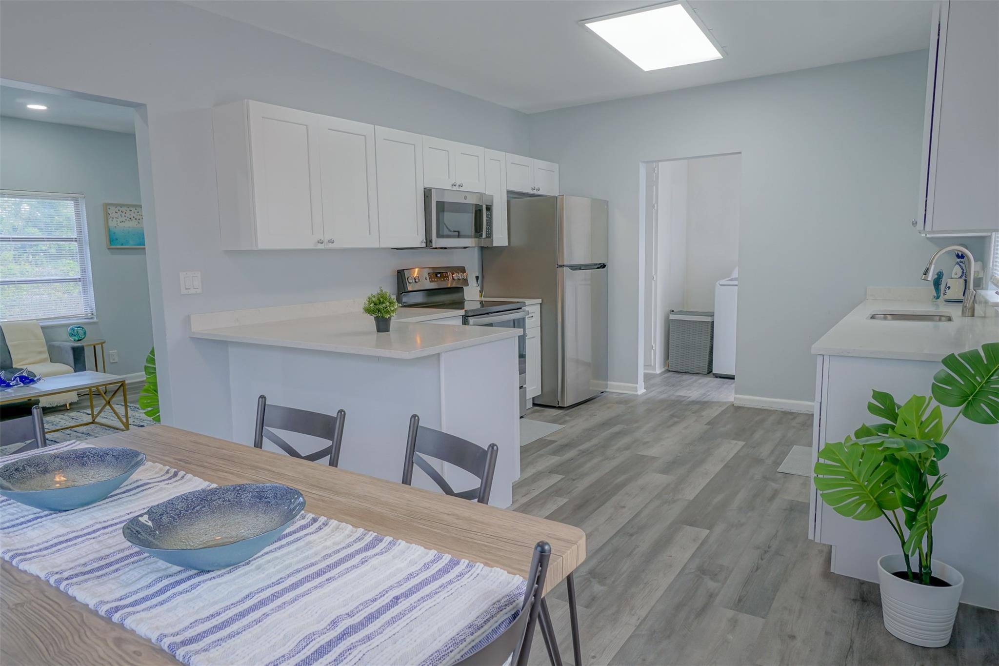 1102 Sunset Road Property Photo 5