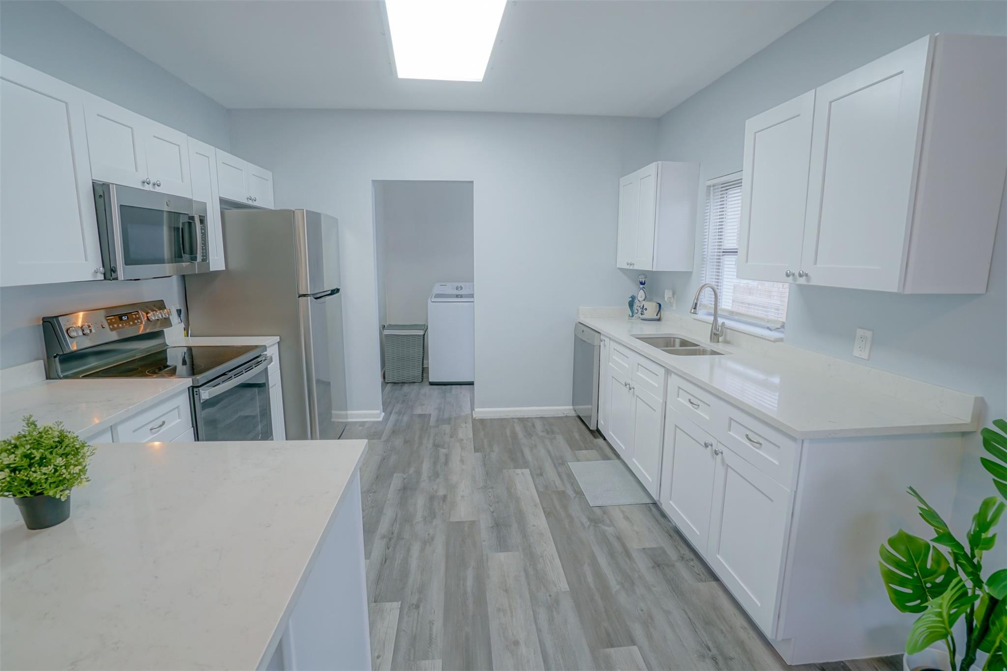 1102 Sunset Road Property Photo 6