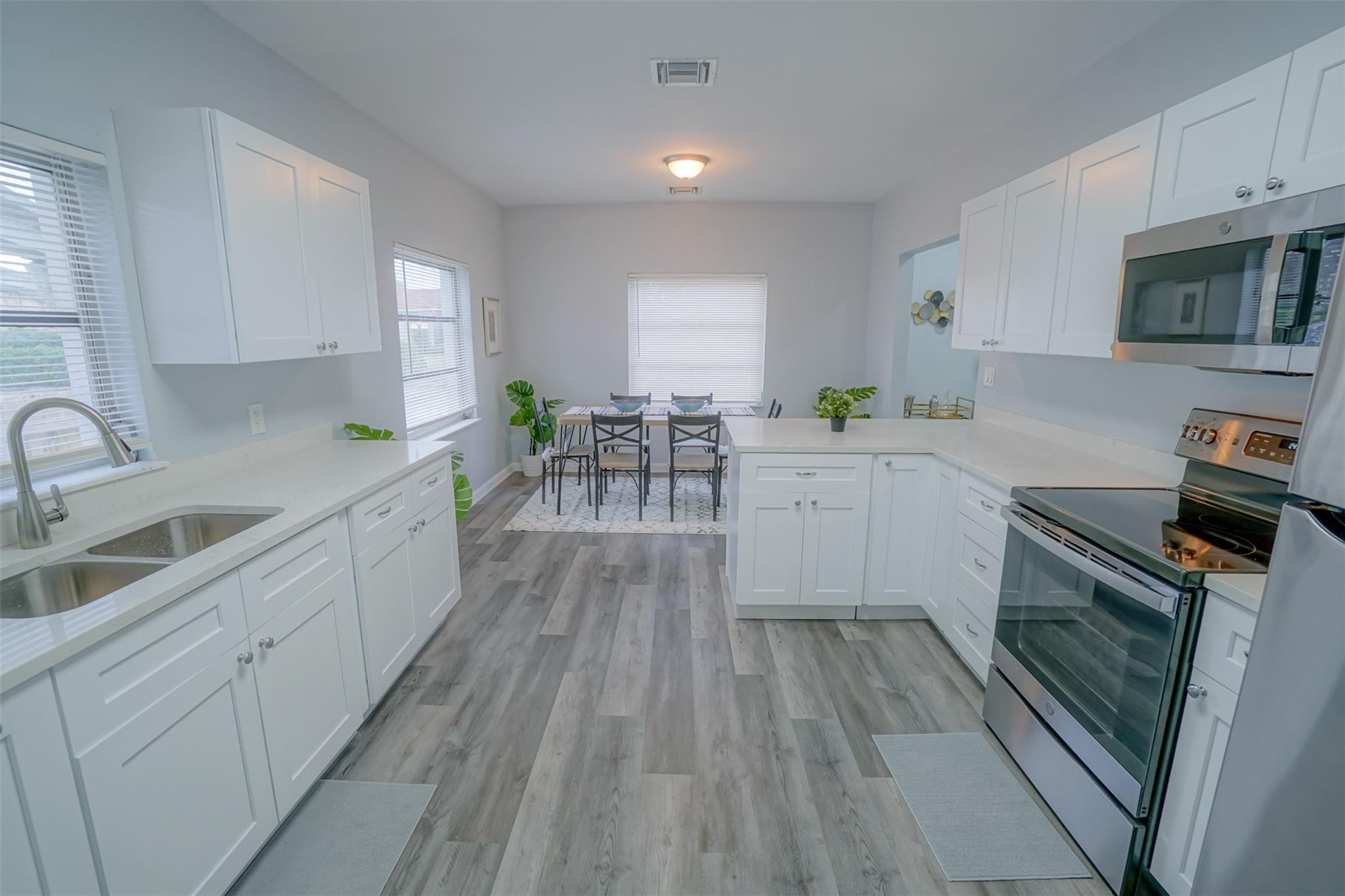 1102 Sunset Road Property Photo 8