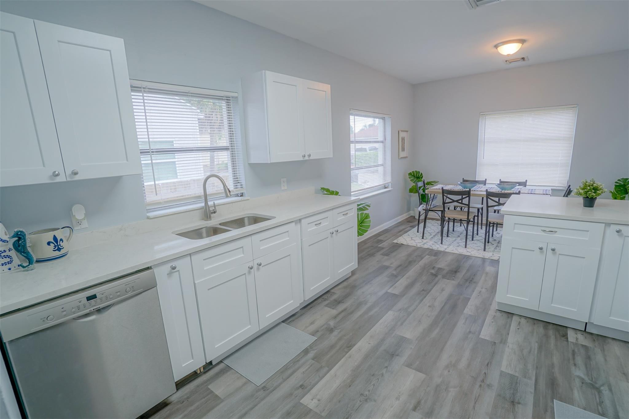 1102 Sunset Road Property Photo 9