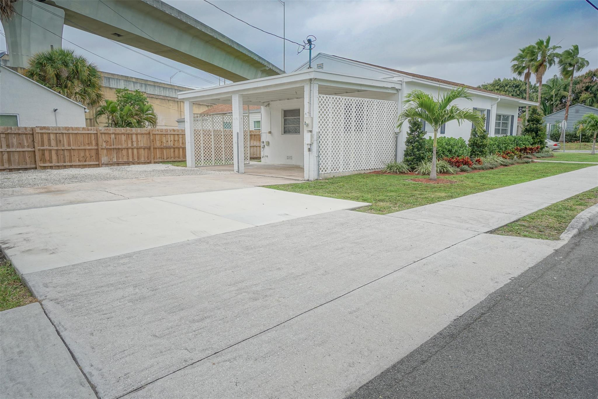 1102 Sunset Road Property Photo 20