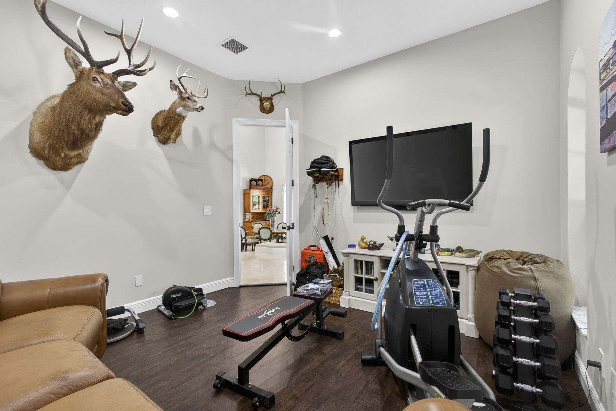 8704 Wendy Lane E Property Photo 16