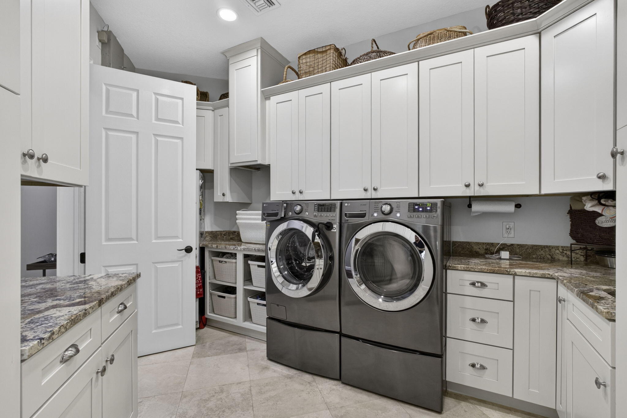 8704 Wendy Lane E Property Photo 20