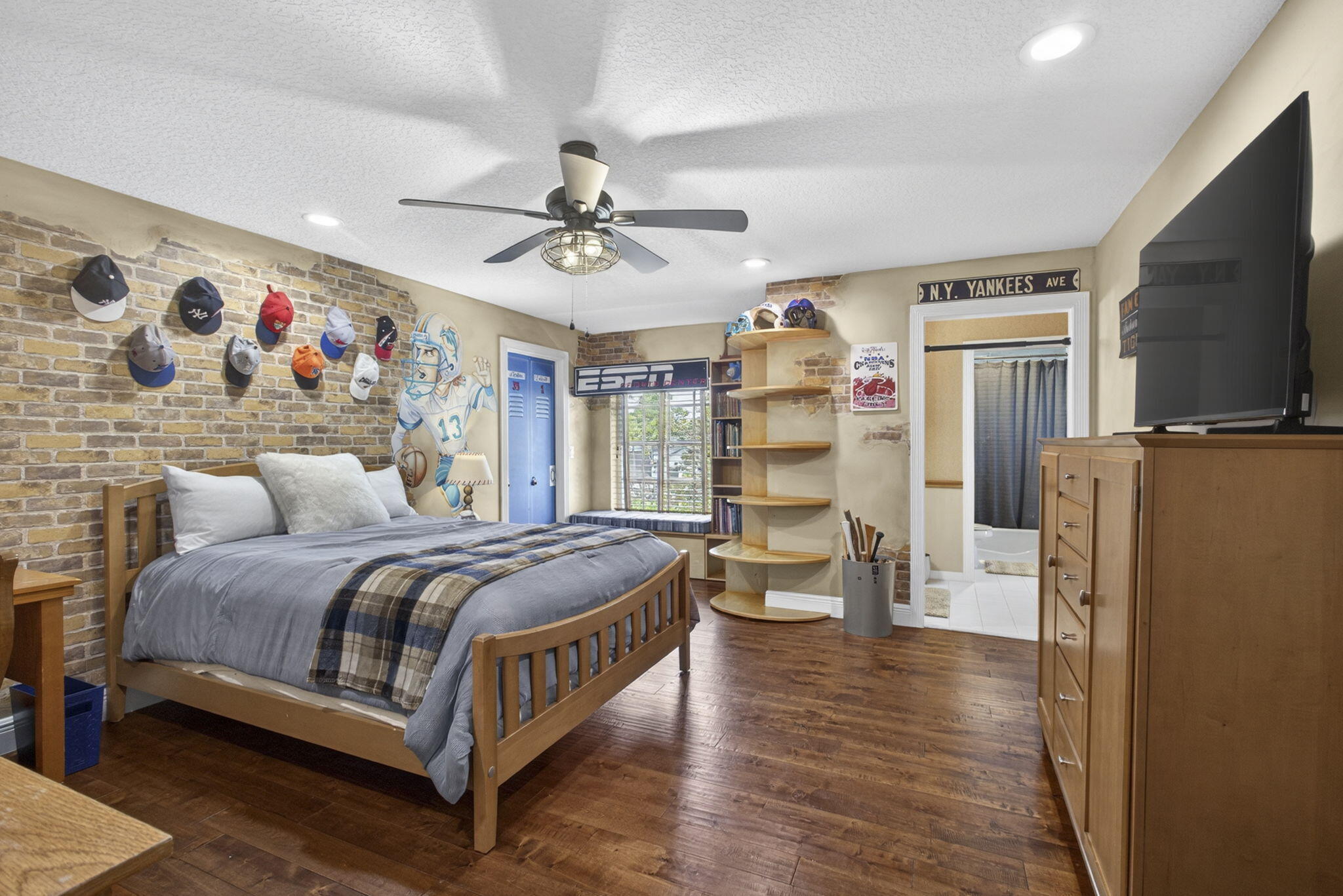 8704 Wendy Lane E Property Photo 52