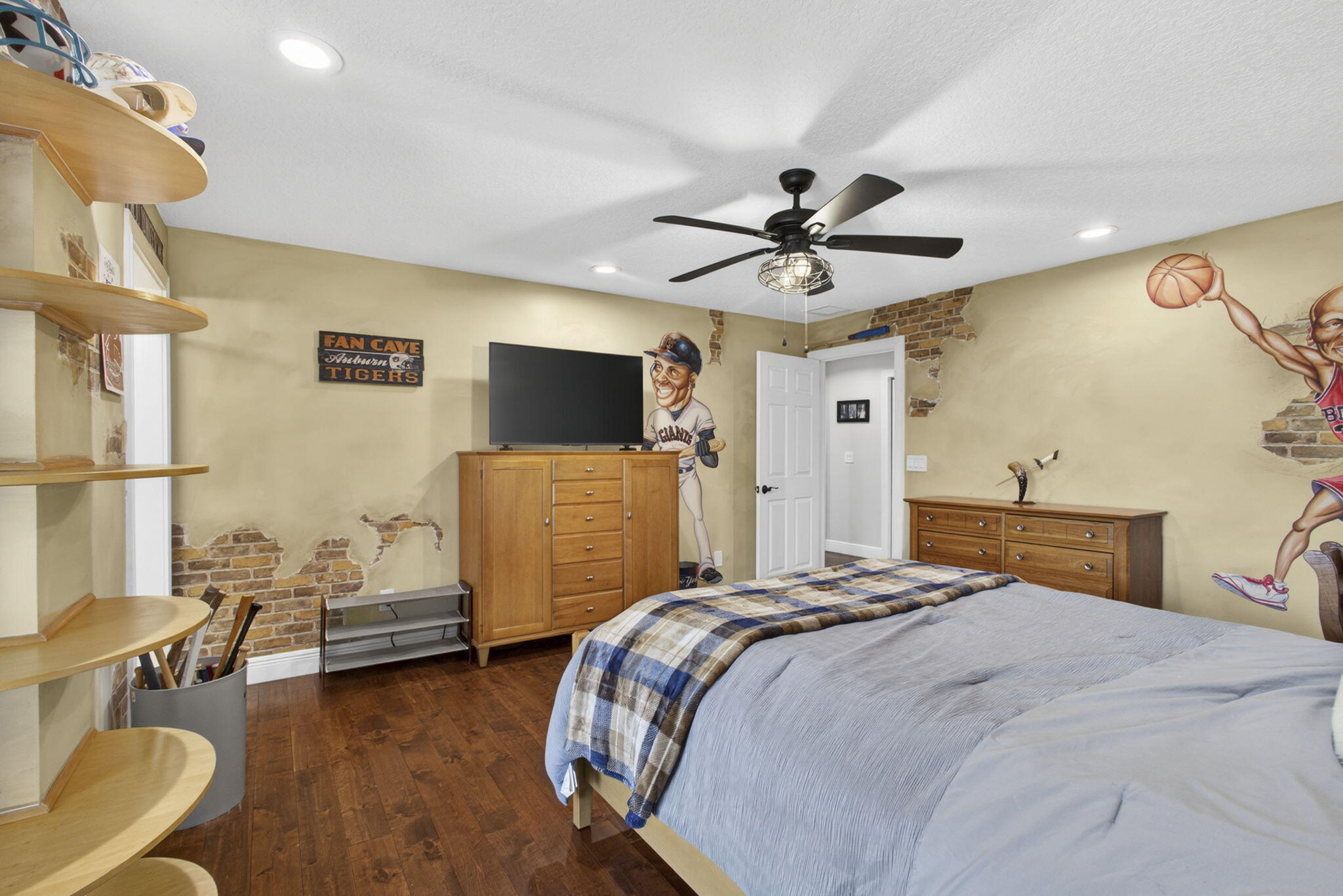 8704 Wendy Lane E Property Photo 53