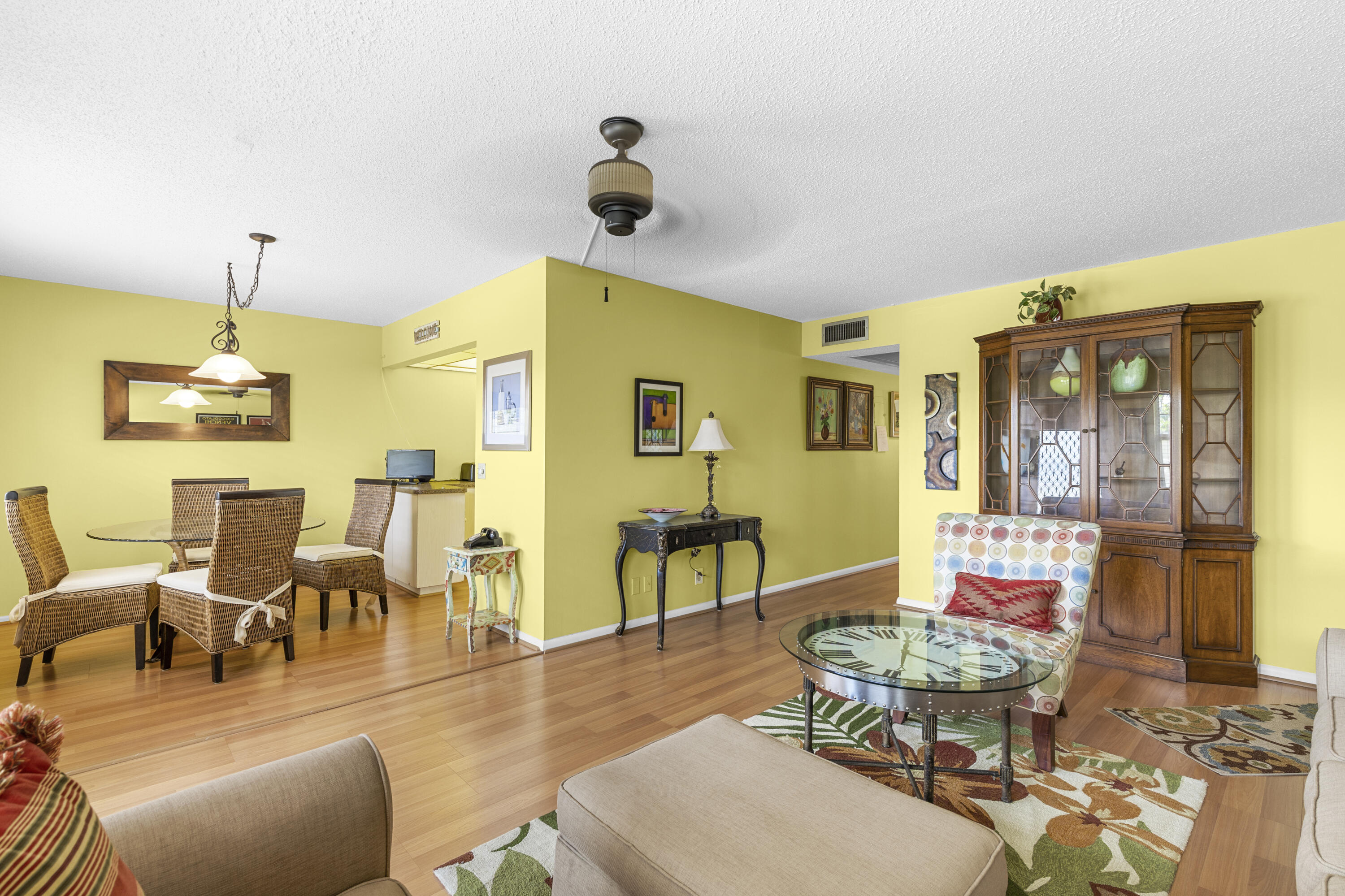 19 Ashby A Property Photo 5