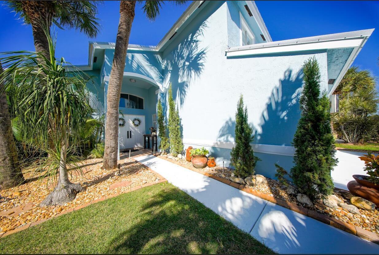 6359 Harbour Star Drive Property Photo 2