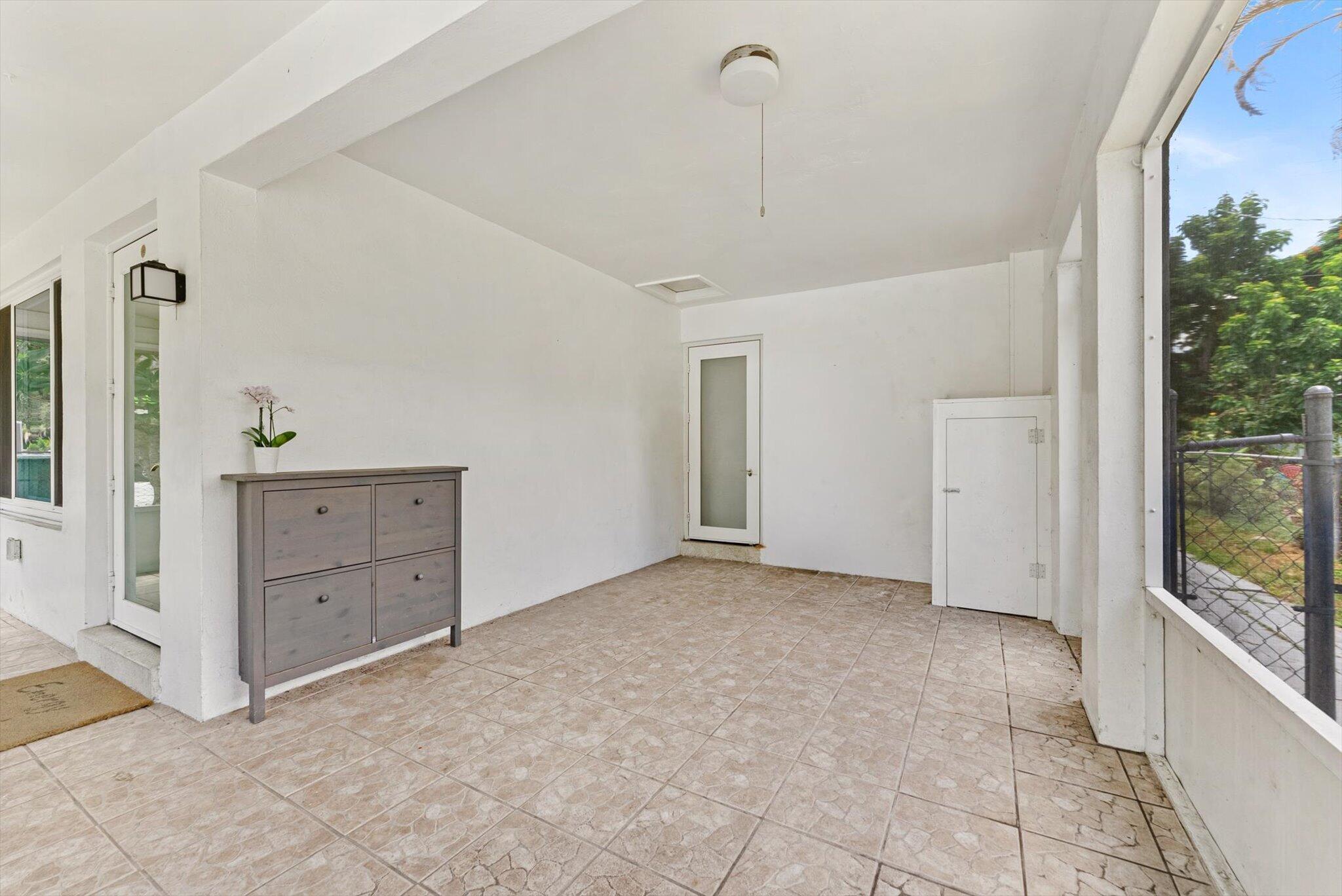 4641 Sw 25th Terrace Property Photo 6