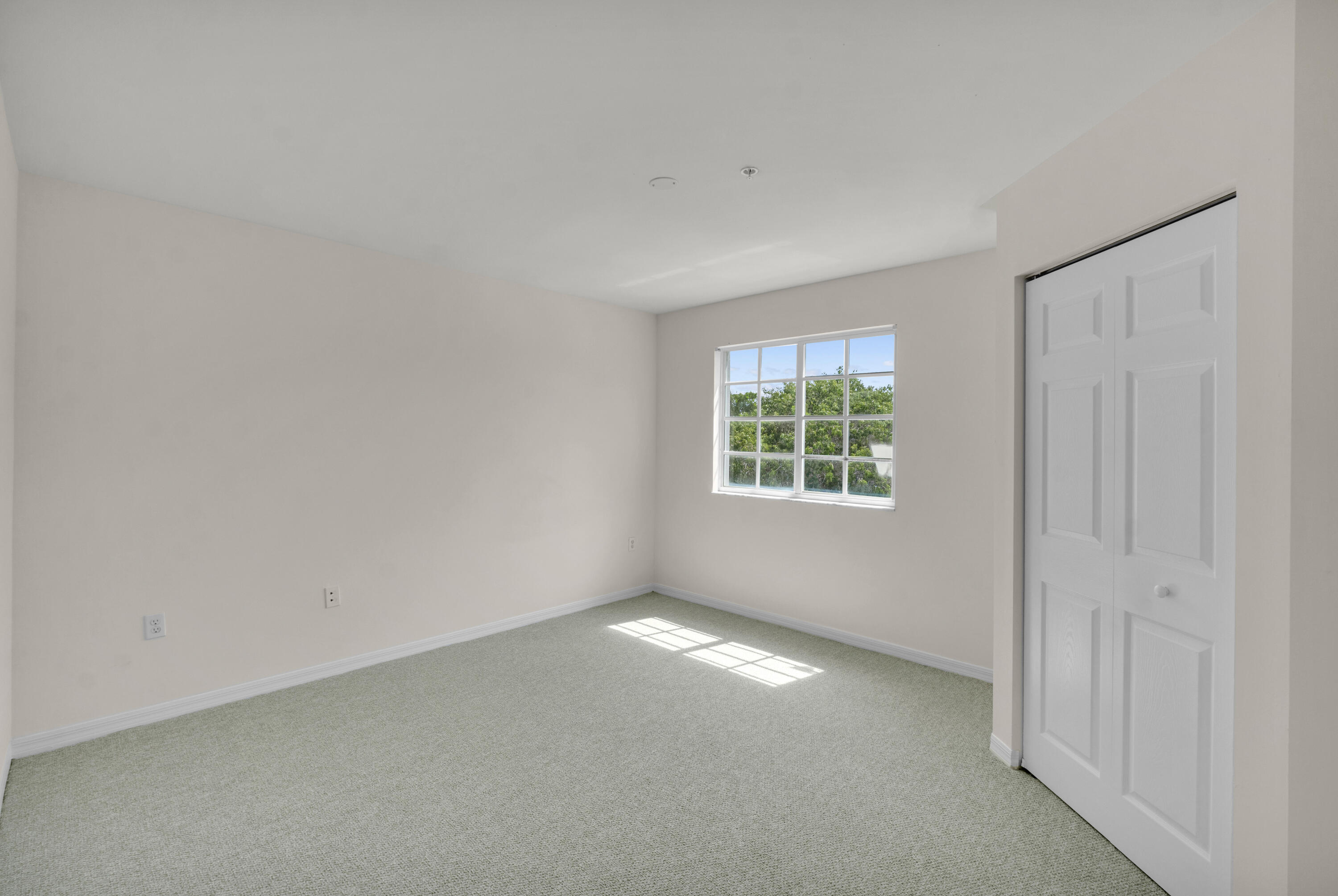 520 Sw 111th Avenue 301 Property Photo 5