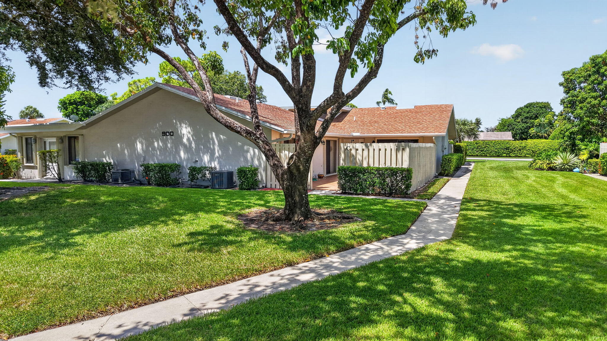 900 Nw 30th Avenue C Property Photo 1