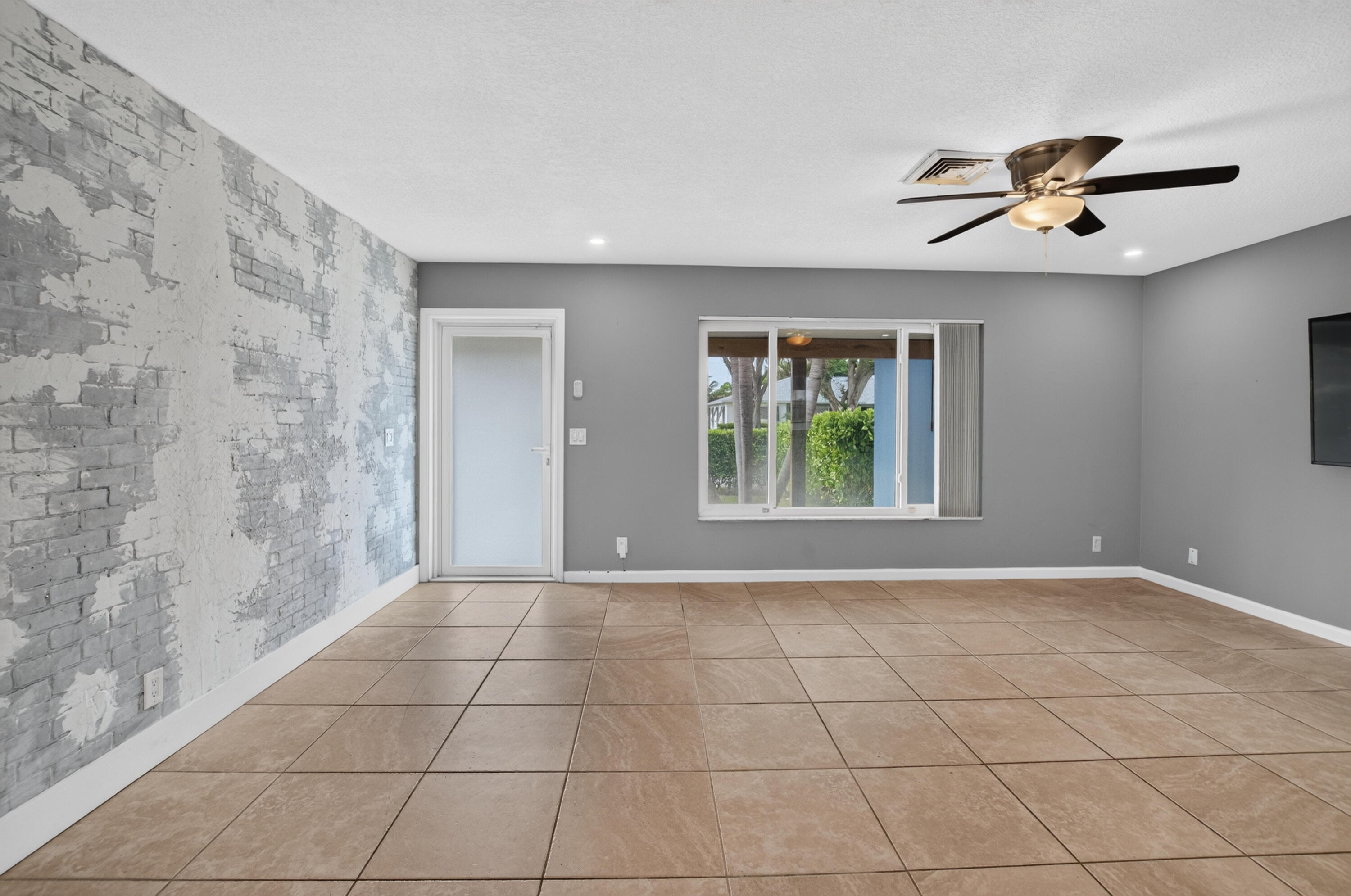 1023 Sw 25th Place Property Photo 10