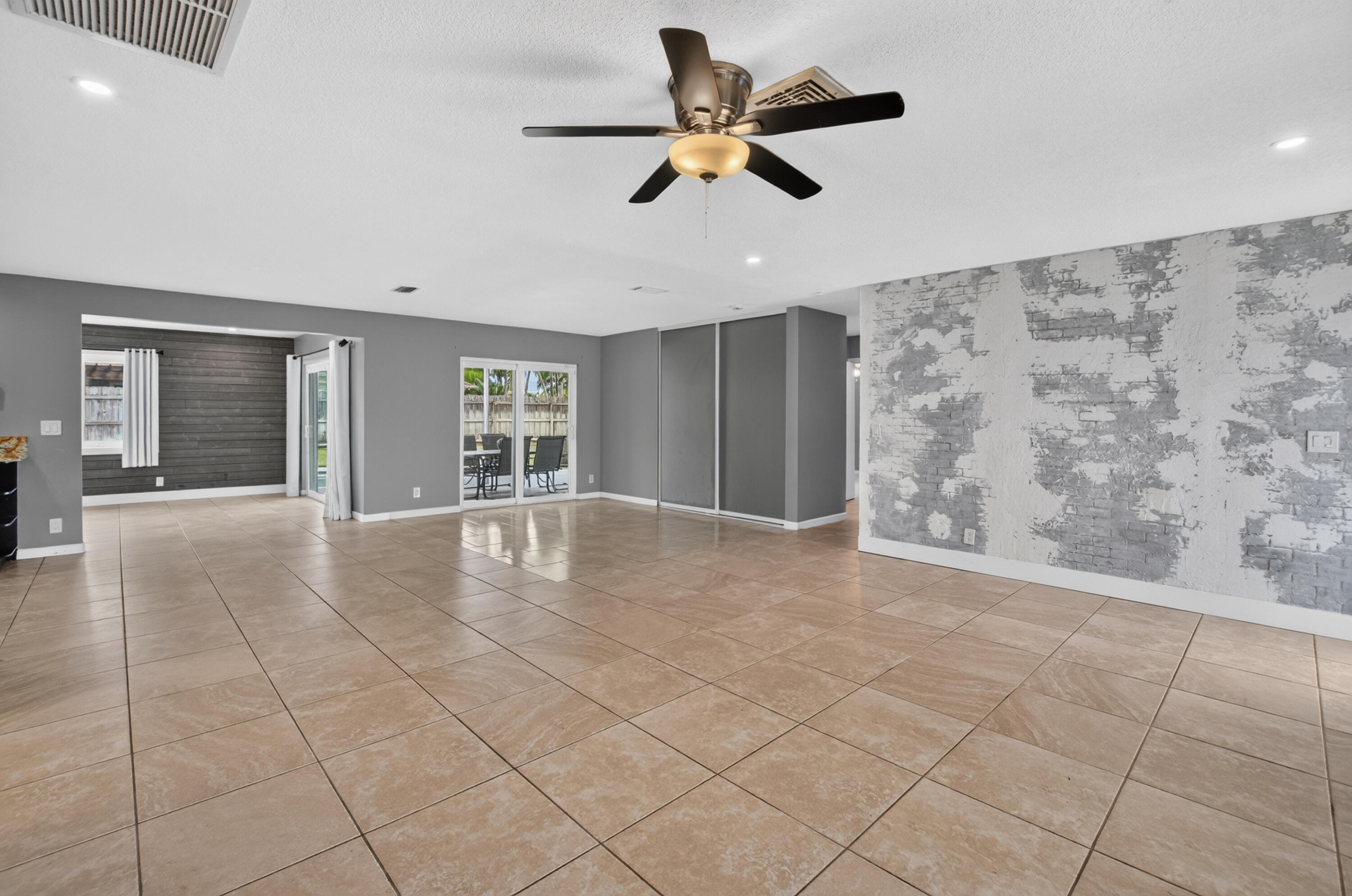 1023 Sw 25th Place Property Photo 13