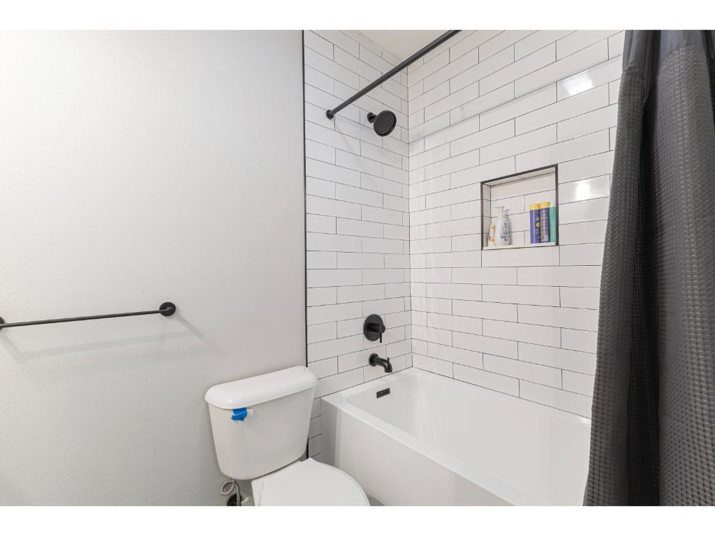 10611 Pine Needle Drive Property Photo 33