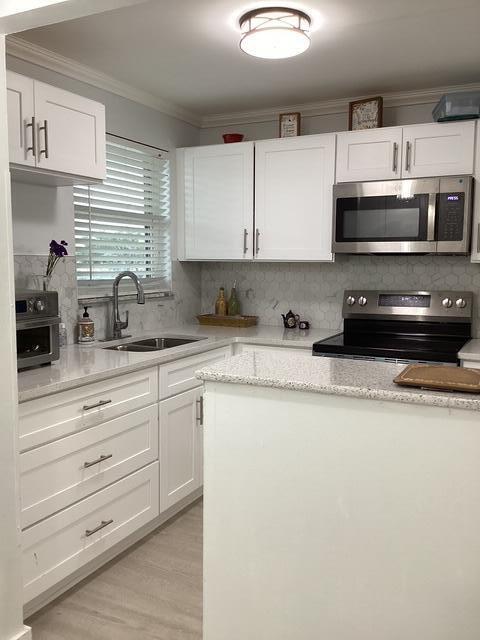 8300 Sunrise Lakes Boulevard 206 Property Photo 4