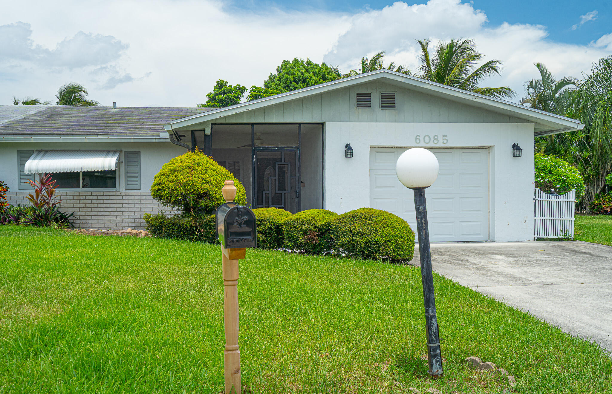 6085 Stanley Lane Property Photo 1