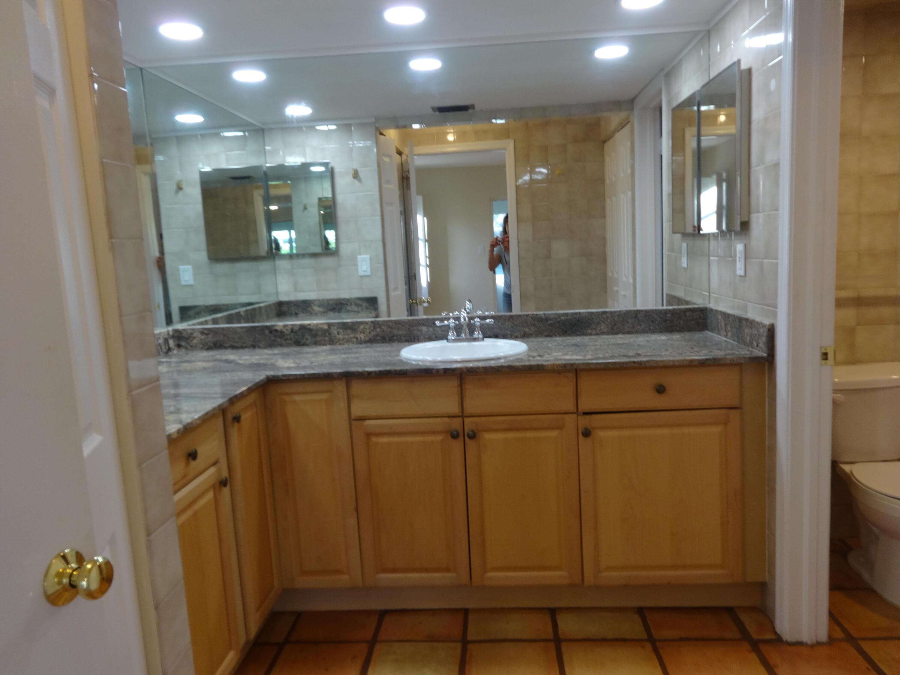 13868 Cocoanut Avenue Property Photo 5