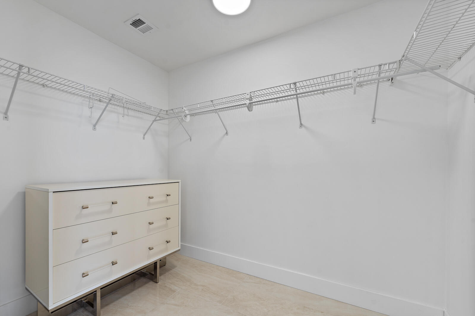 100 S Birch Road 1604 Property Photo 16