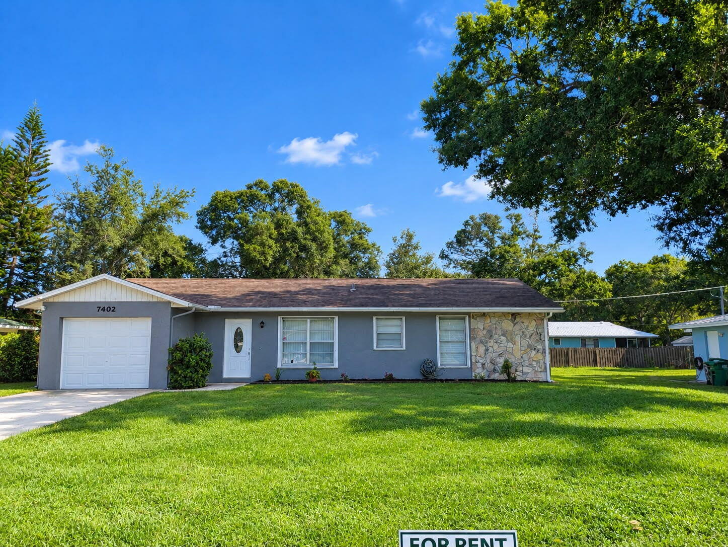 7402 Lakeland Boulevard Property Photo 2