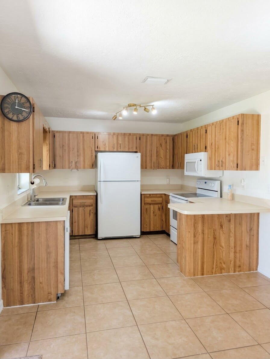 7402 Lakeland Boulevard Property Photo 14