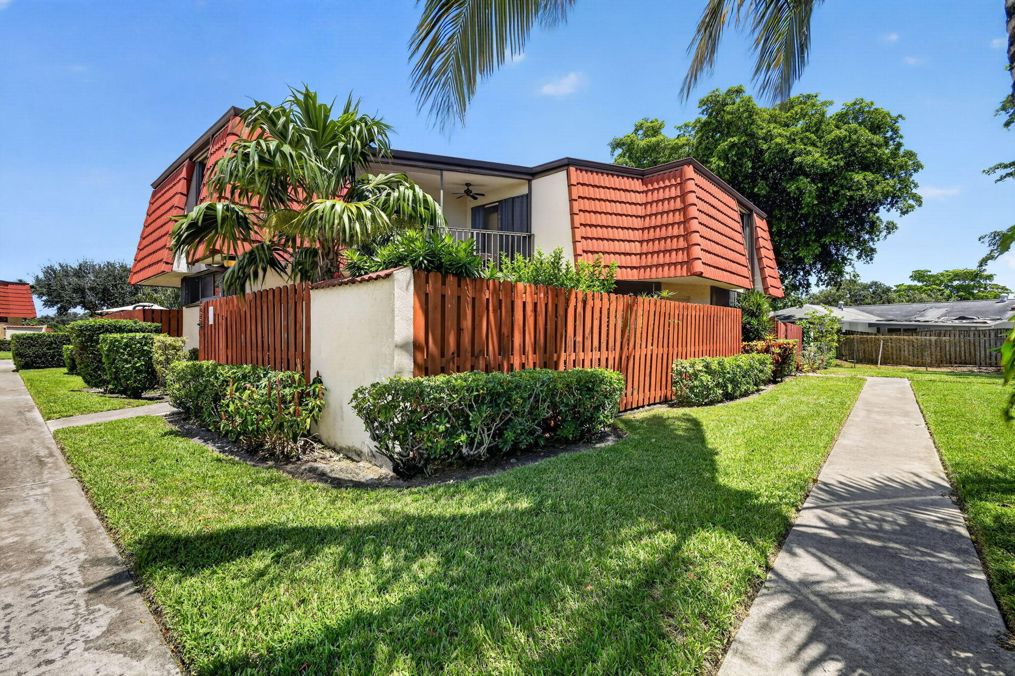 3659 Victoria Drive Property Photo 2