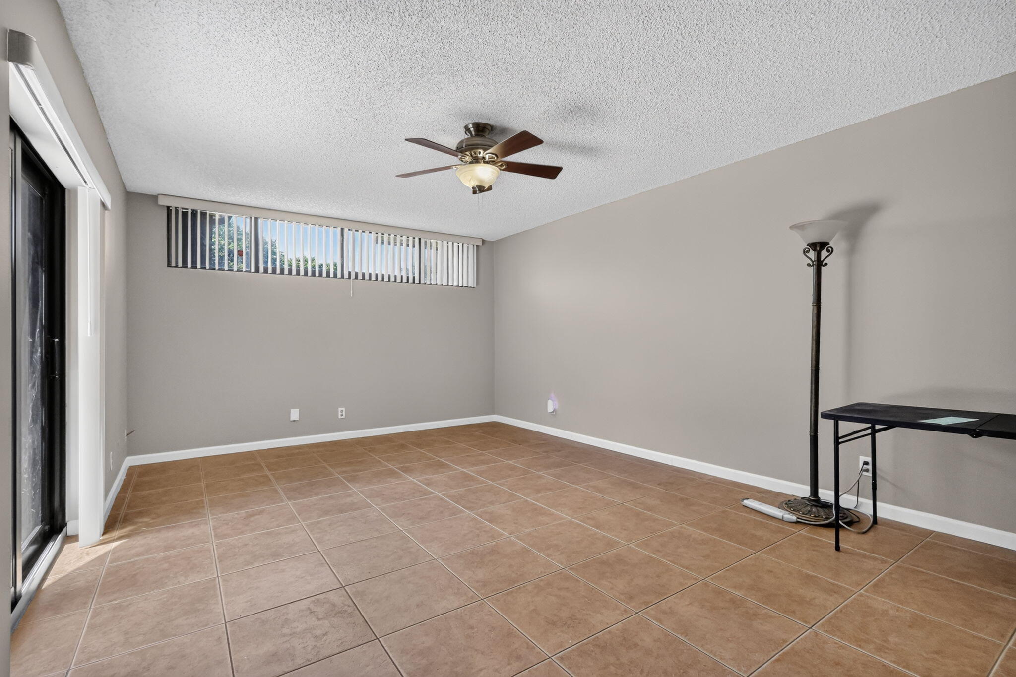 3659 Victoria Drive Property Photo 3