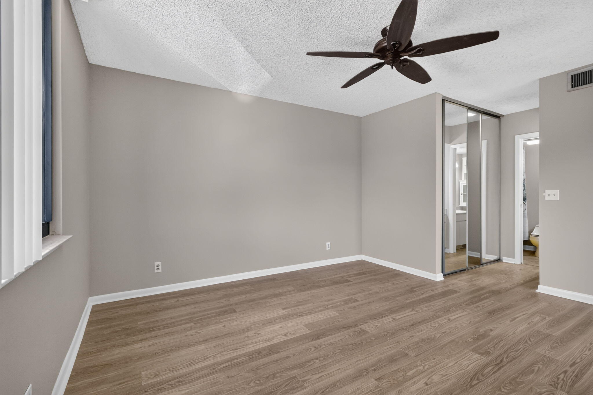3659 Victoria Drive Property Photo 24