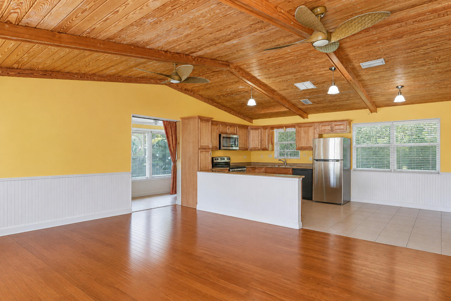 1076 Ne Banyan Tree Drive Property Photo 5