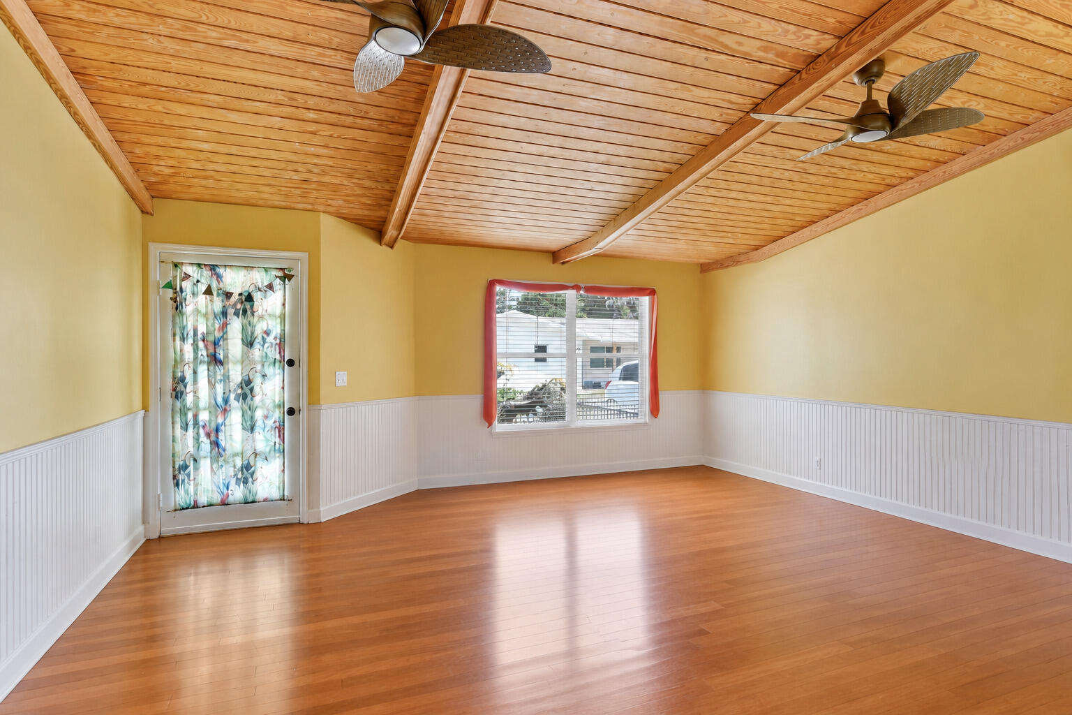 1076 Ne Banyan Tree Drive Property Photo 6